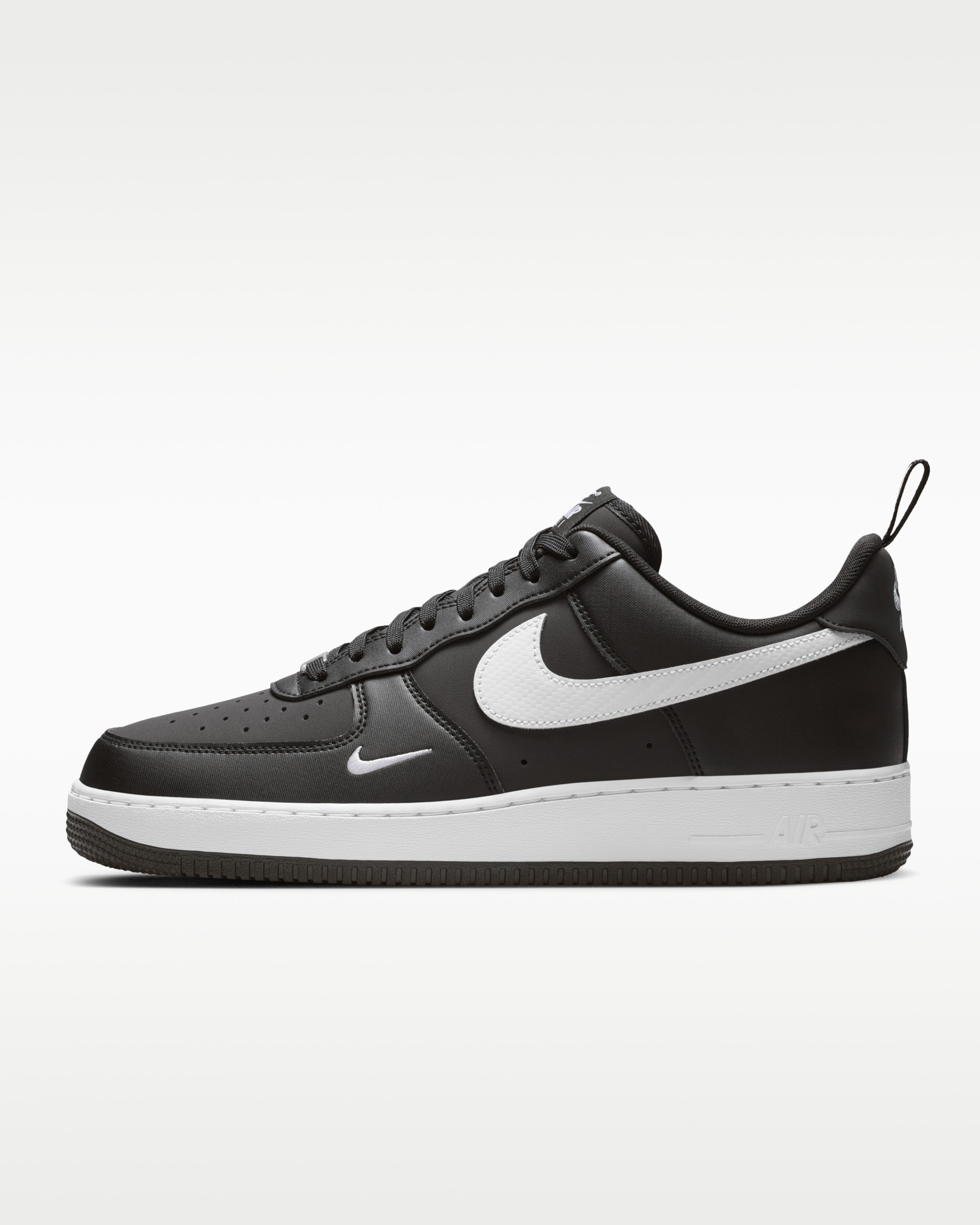 Кросівки Nike AIR FORCE 1 07 TECH ESS IR5599-001