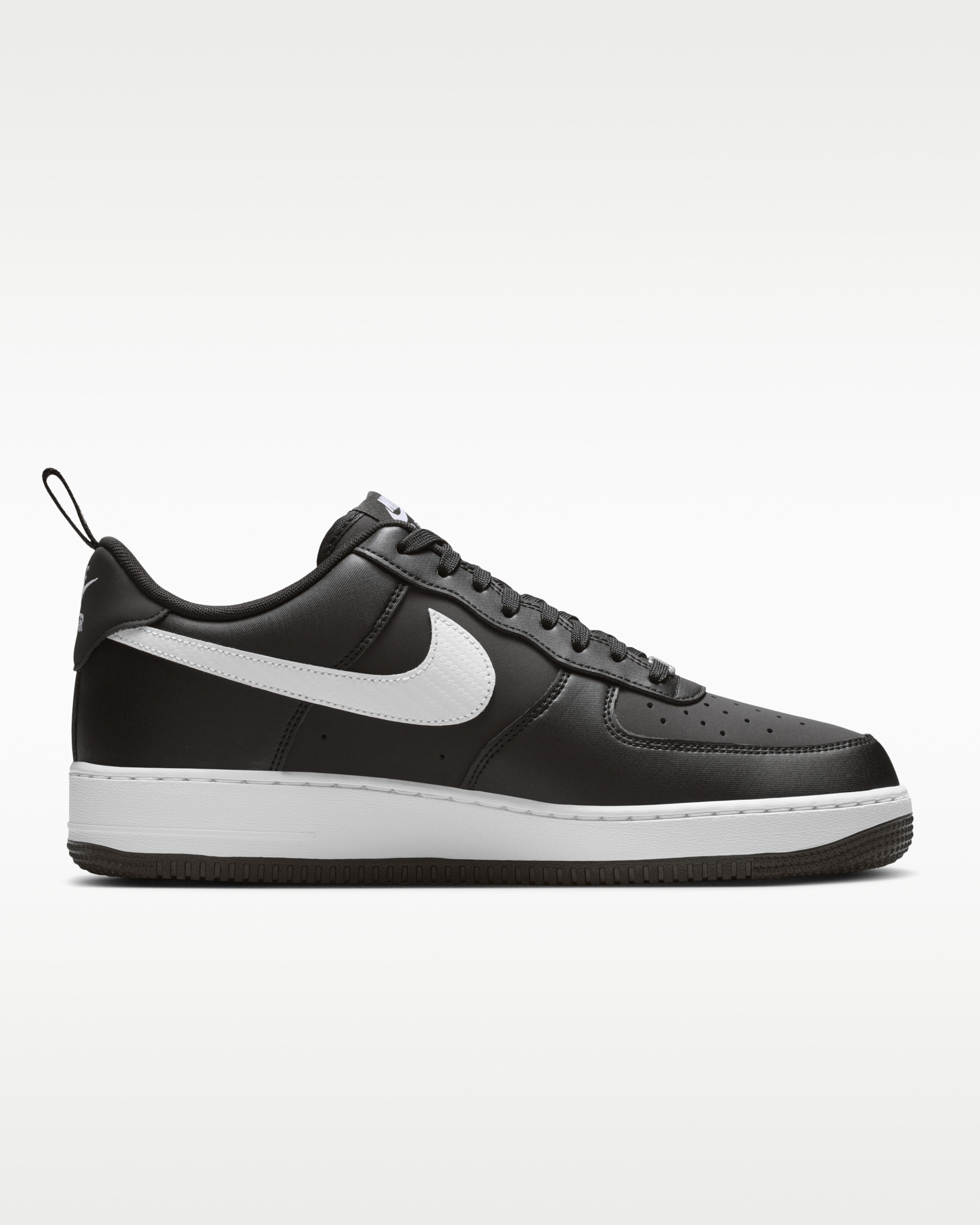 Кросівки Nike AIR FORCE 1 07 TECH ESS IR5599-001