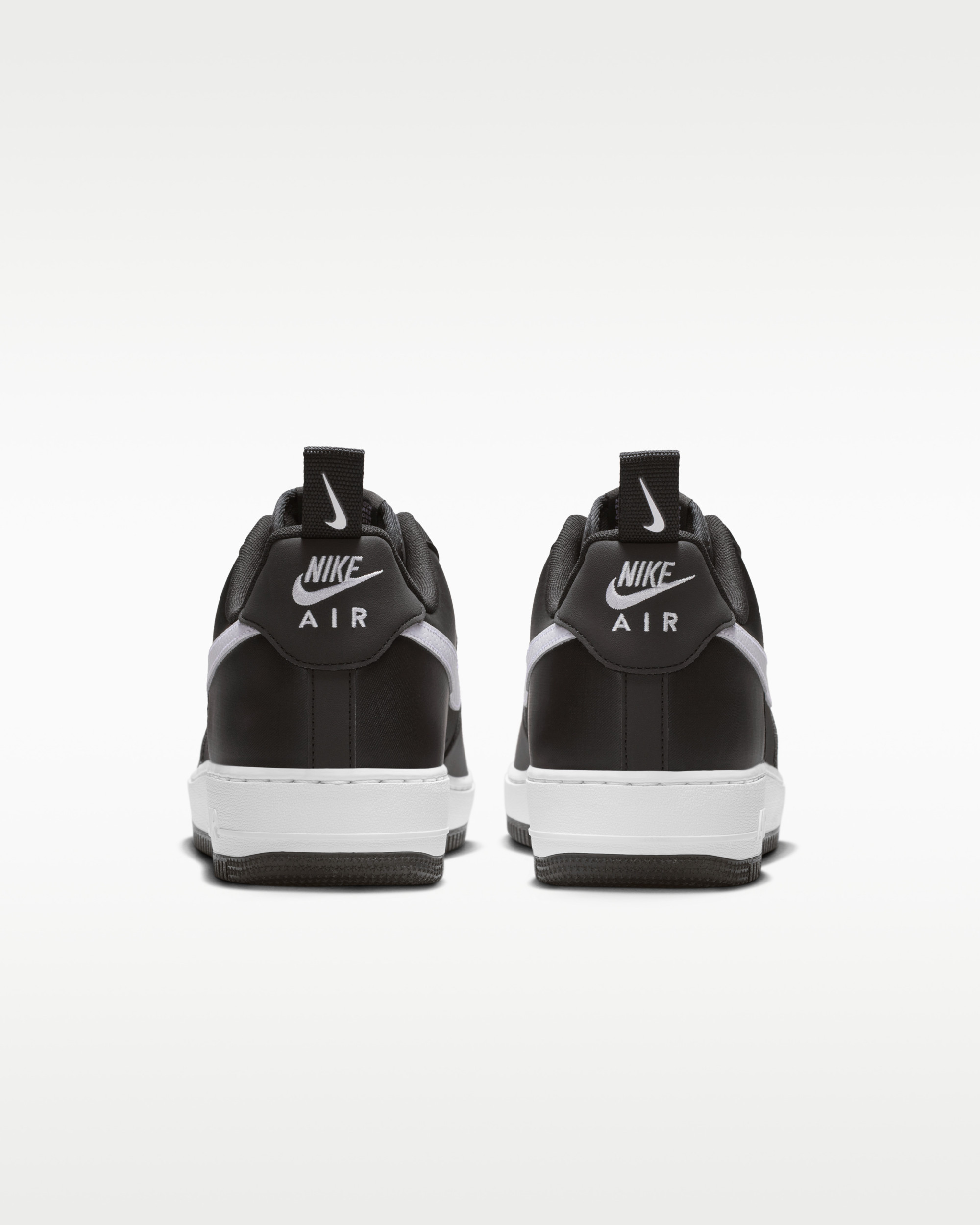 Кросівки Nike AIR FORCE 1 07 TECH ESS IR5599-001