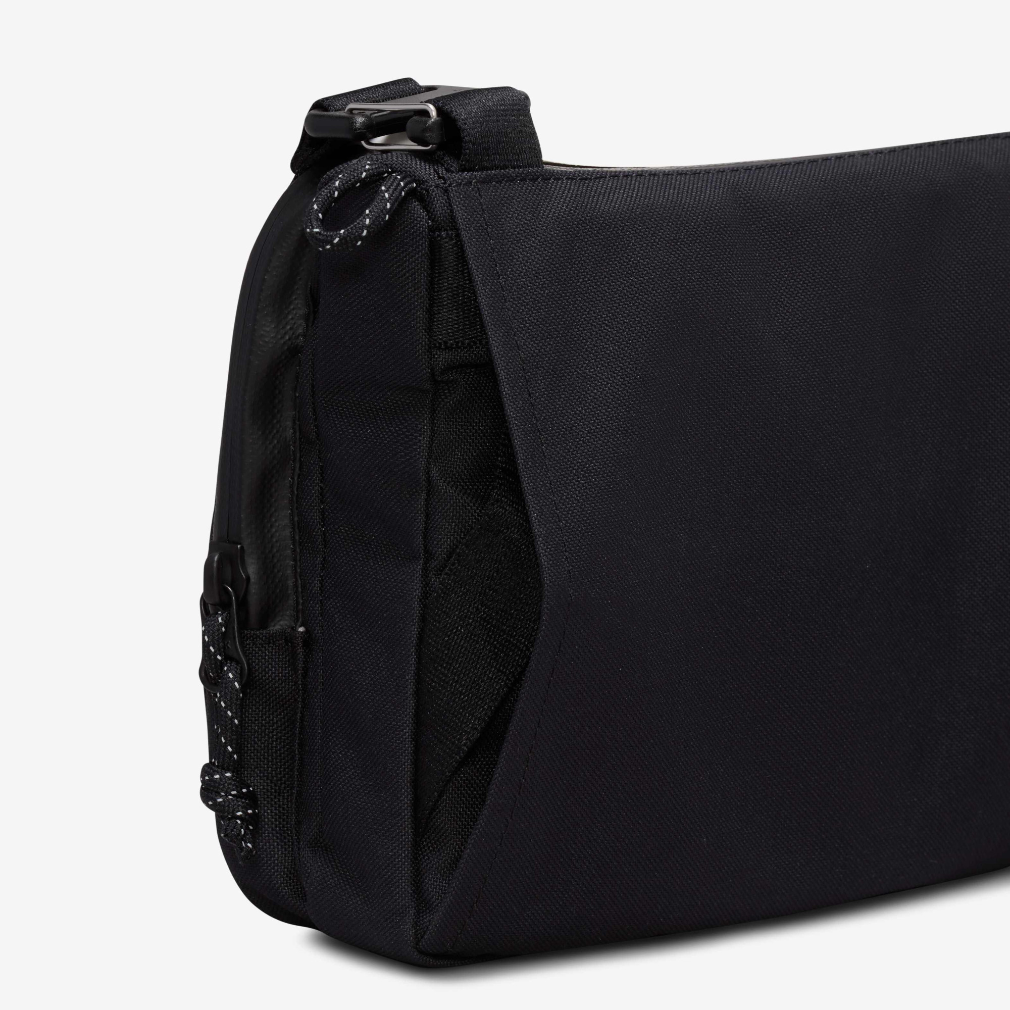 Сумка Nike ACG DAYMAX CROSSBODY HJ8180-010