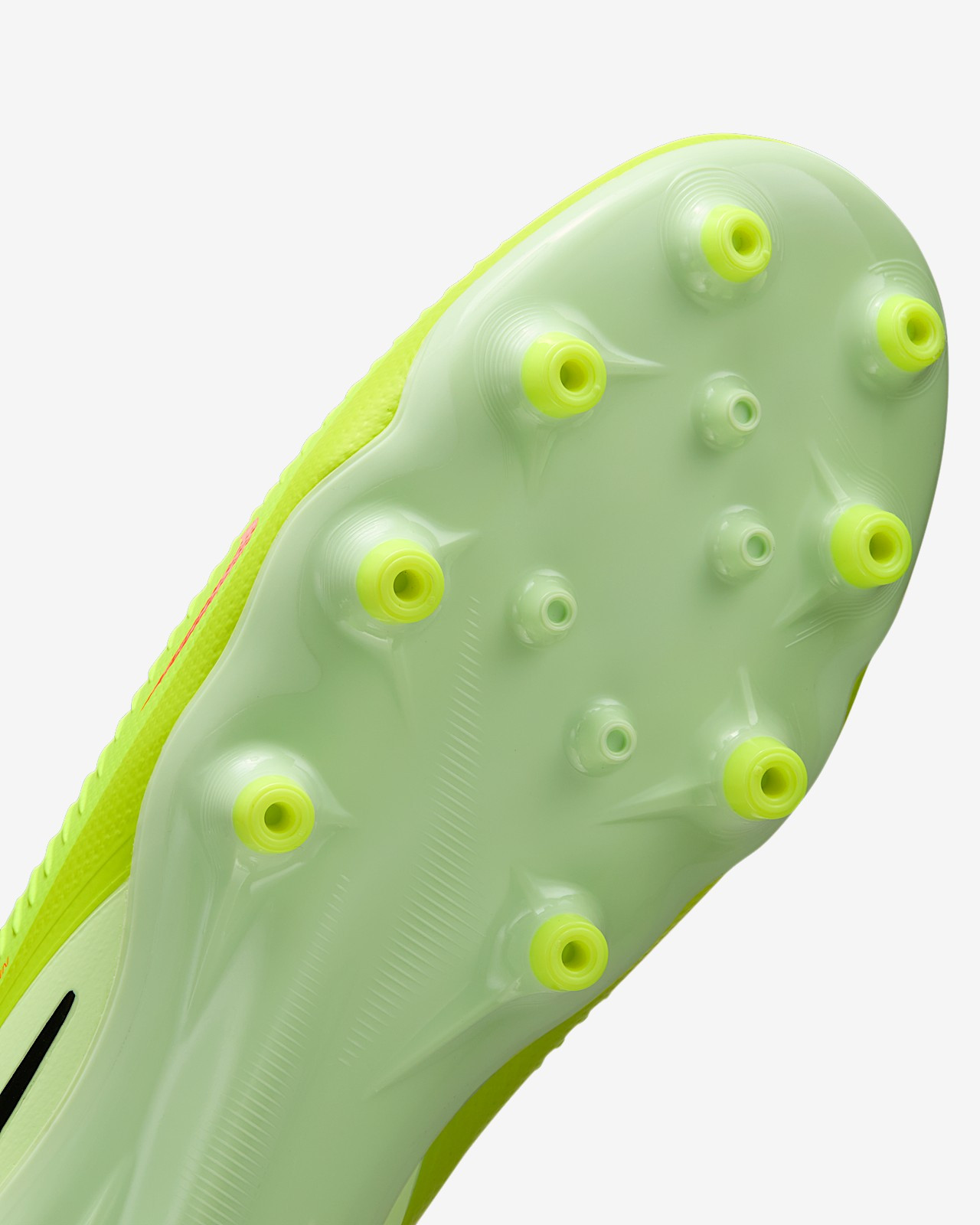 Бутси Nike PHANTOM 6 LOW PRO AG-PRO HQ2317-800