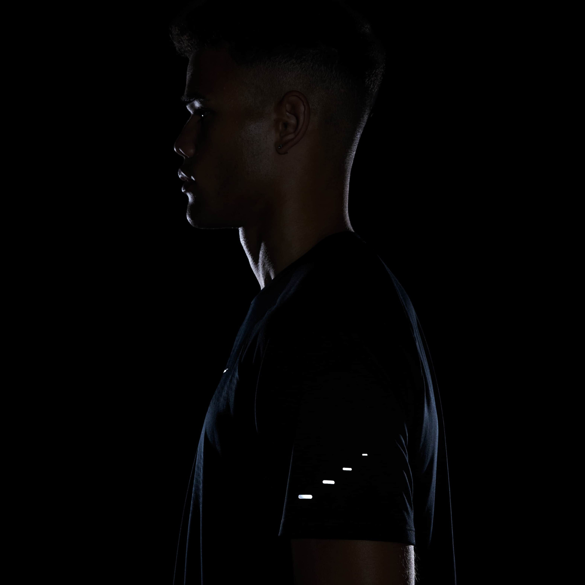 Футболка чоловіча Nike Dfadv Stride Black HV5203-010