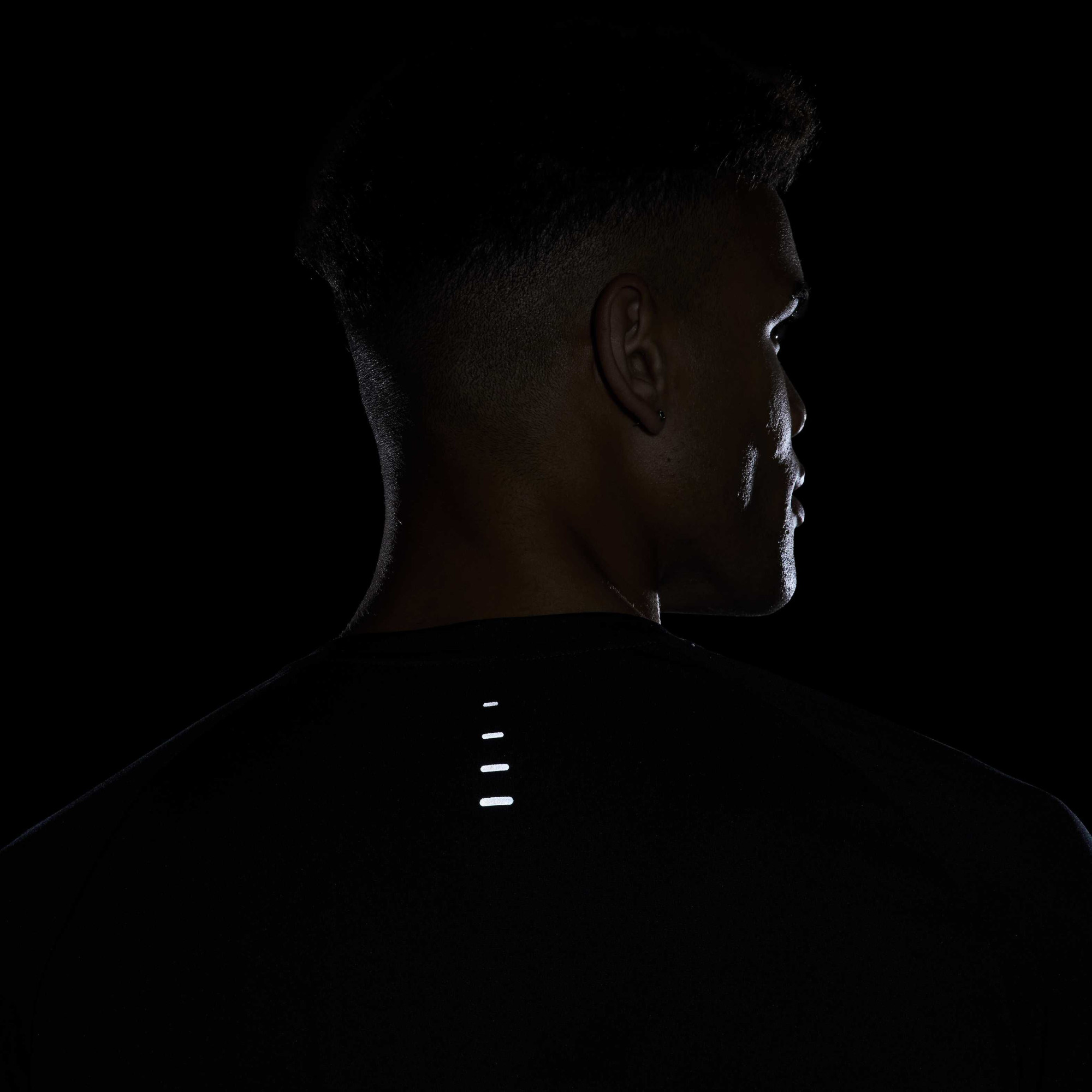 Футболка чоловіча Nike Dfadv Stride Black HV5203-010