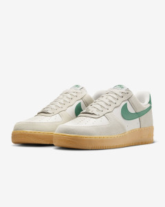 Кросівки NIKE AIR FORCE 1 07 LV8 FQ8714-001