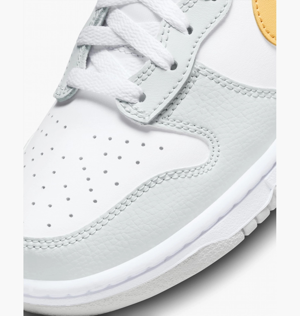 Кросівки Nike WMNS DUNK HIGH FQ2755-001