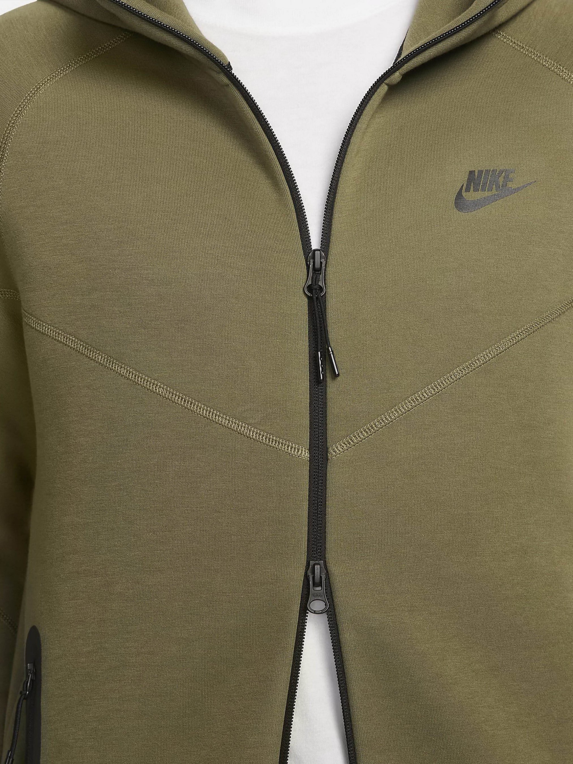 Спортивний костюм Nike Sportswear Tech Fleece Tracksuit Green FB7921-222__FB8002-222