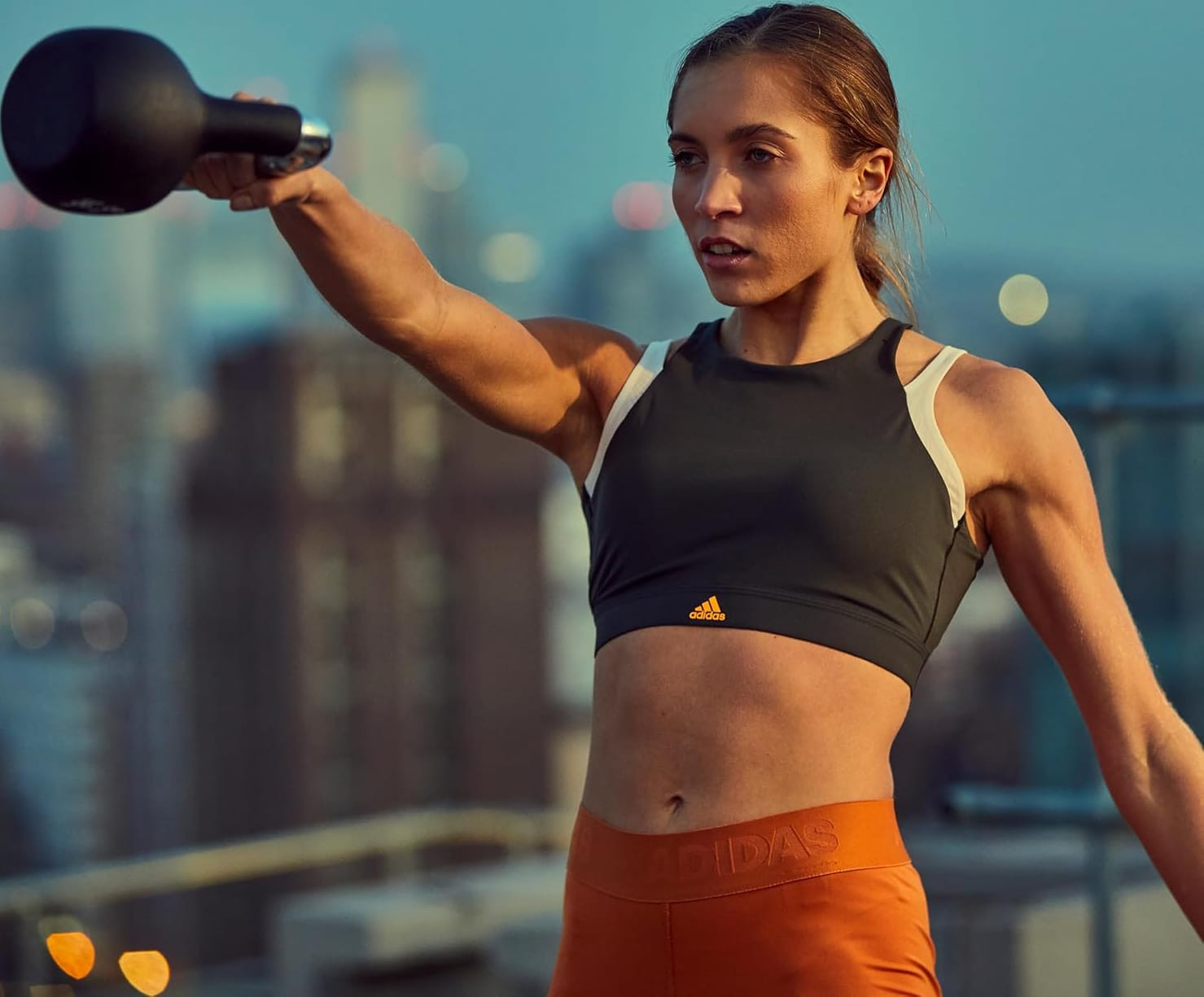 Гиря Adidas Kettlebell чорний Уні 8 кг ADWT-11508-NL