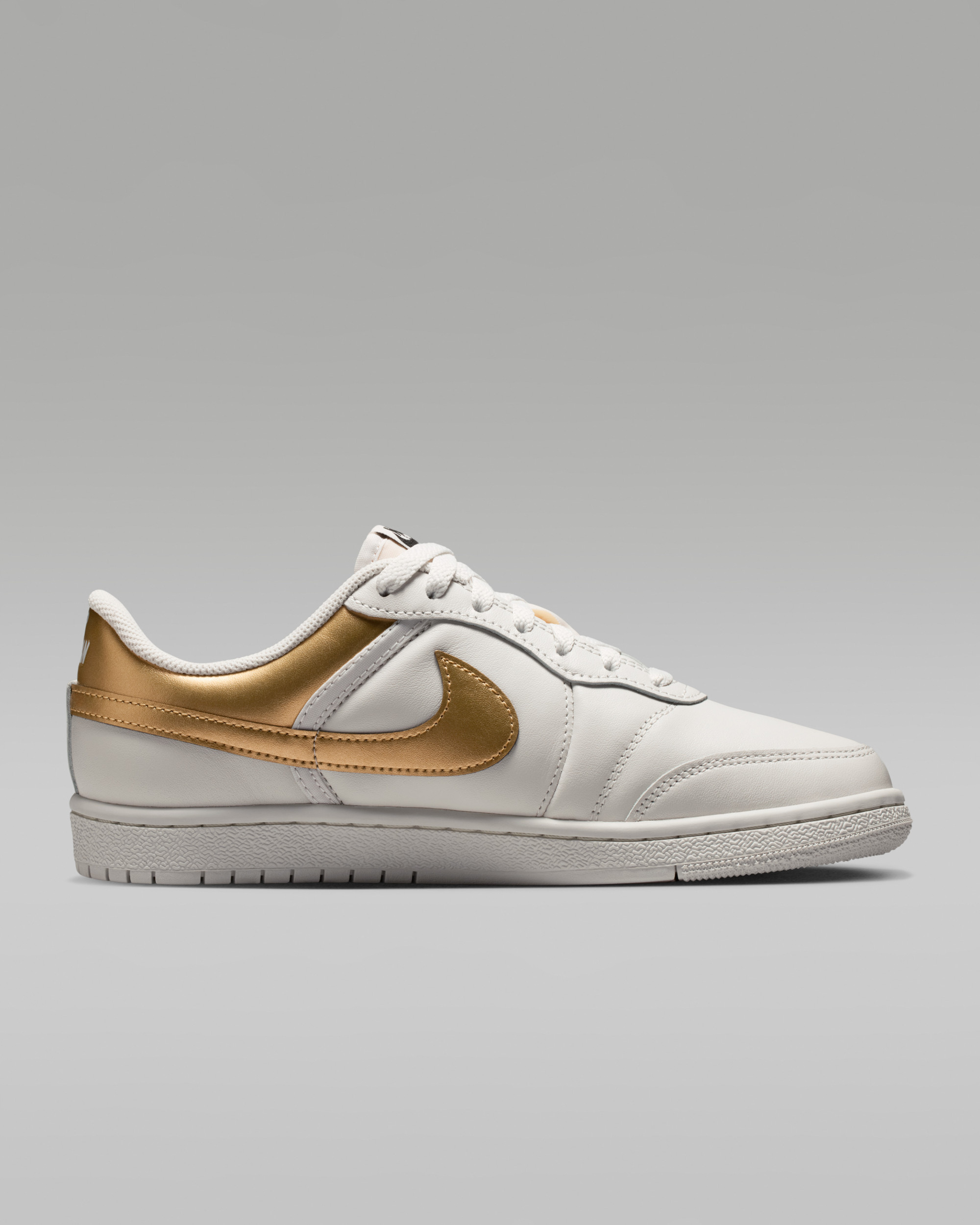Кросівки Jordan WMNS AIR SKYLINE LOW IQ6586-100