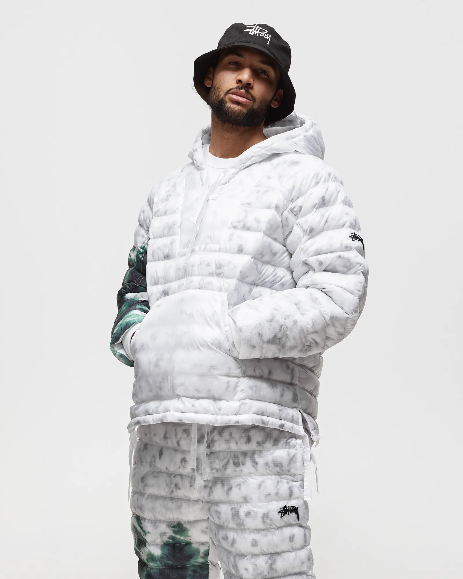Кофта Nike x Stussy Lightweight Insulated Pullover Jacket DC1084-101