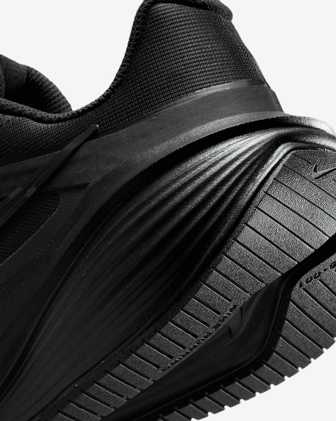 Кросівки Nike DOWNSHIFTER 14 IB1895-001