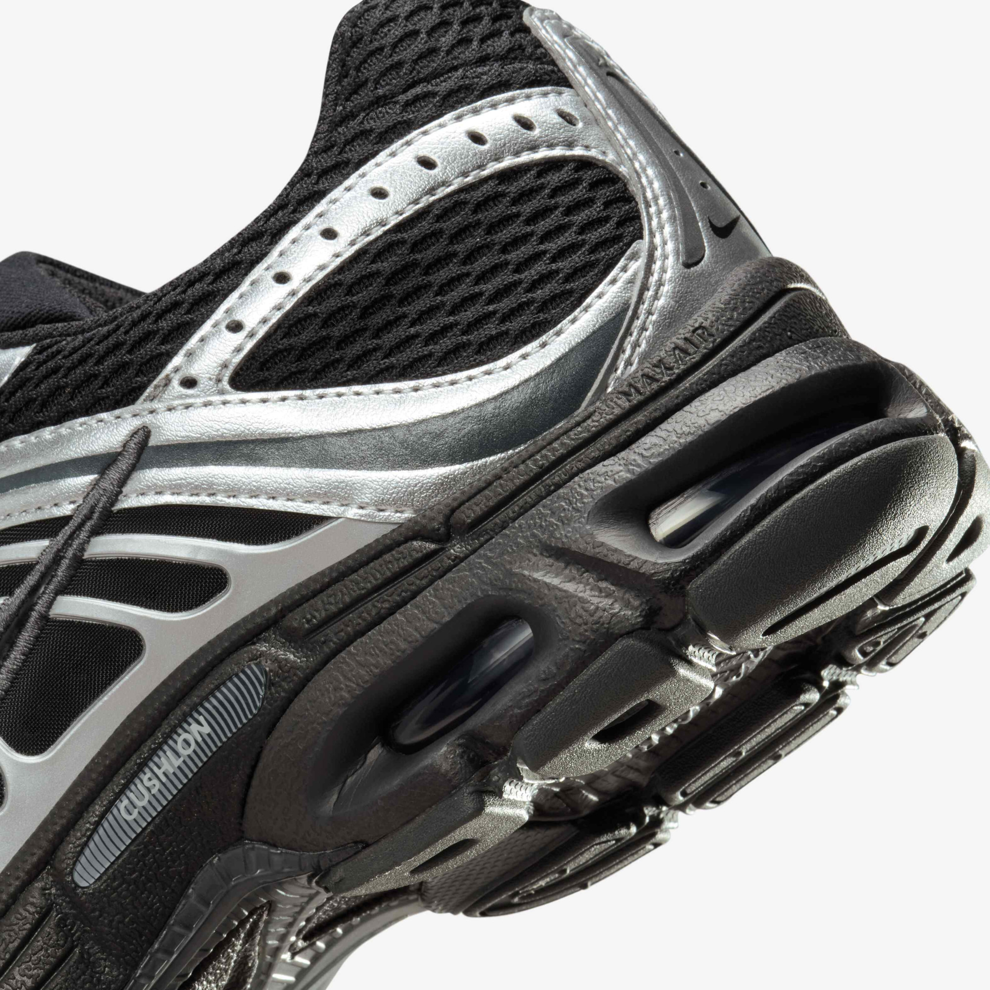 Кросівки Nike W AIR MAX MOTO 2K HQ2056-007