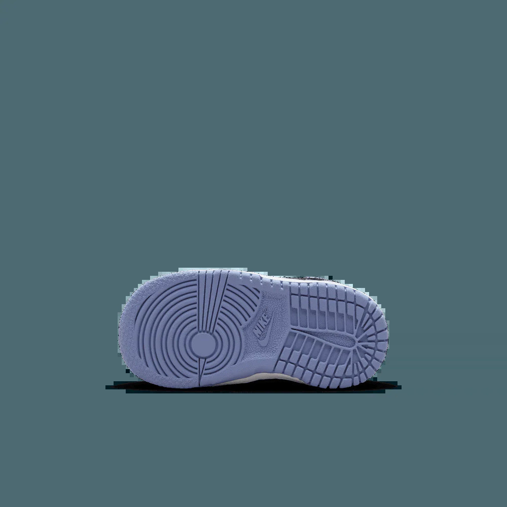 Кросівки Nike IQ2750-103