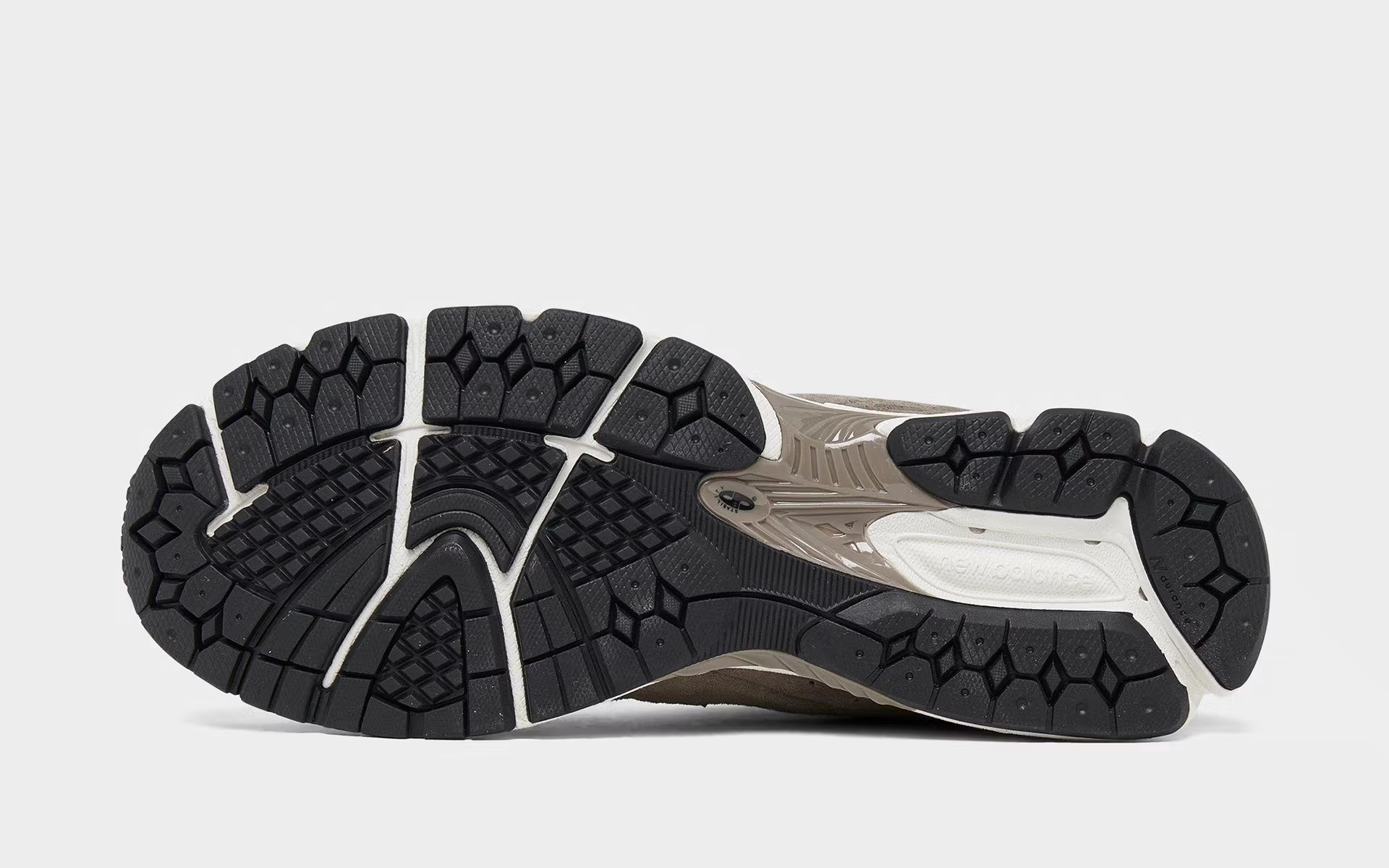 Кросівки чоловічі New Balance 2002R Grey/Black M2002RTJ