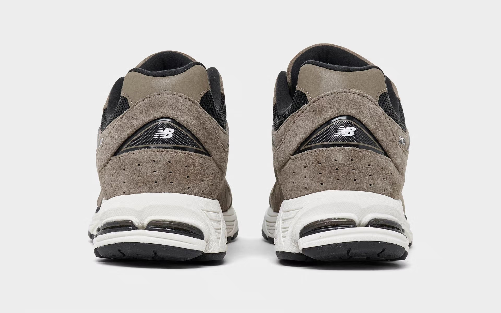 Кросівки чоловічі New Balance 2002R Grey/Black M2002RTJ