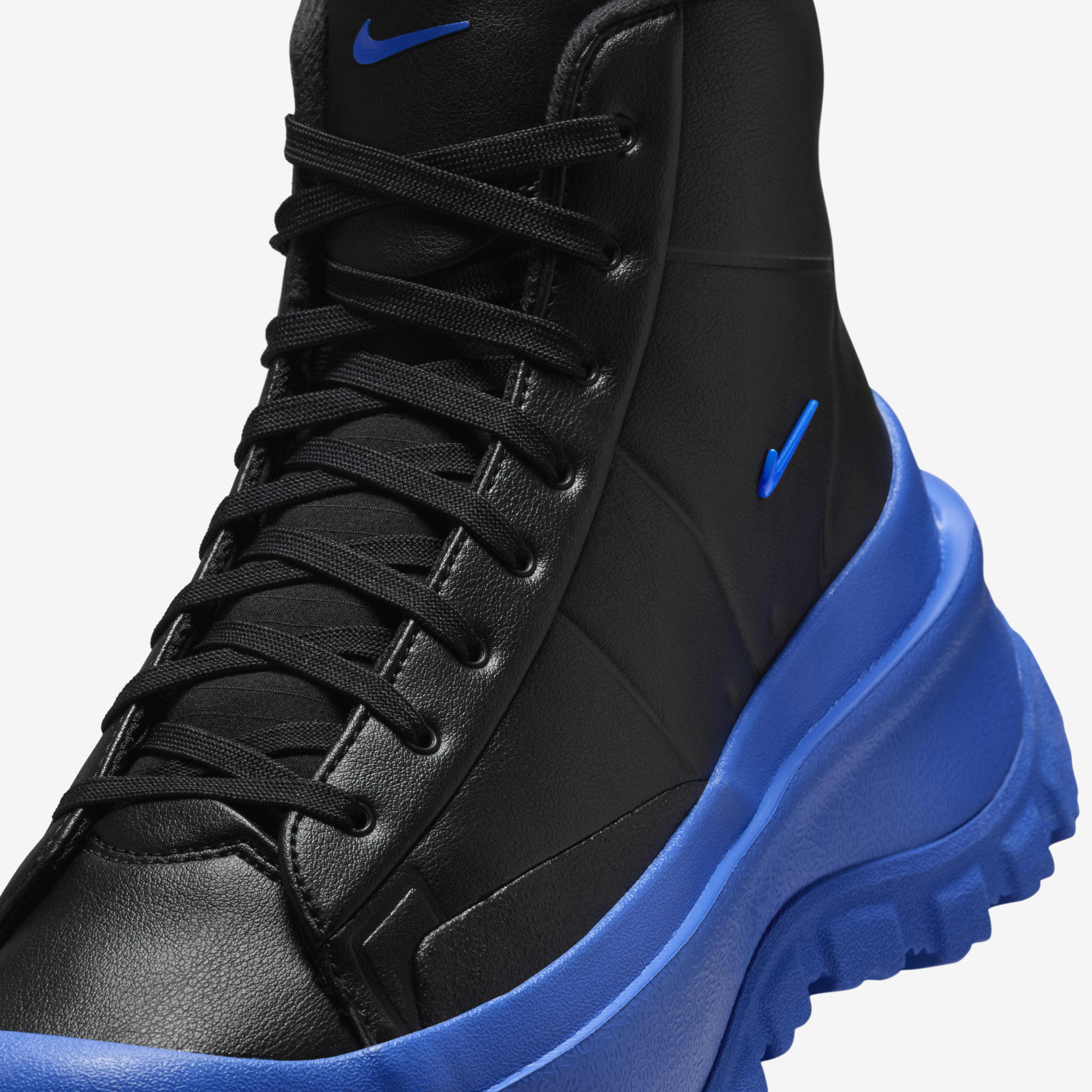 Кросівки W Nike Blazer Roam Mid Winterized FQ9065-001