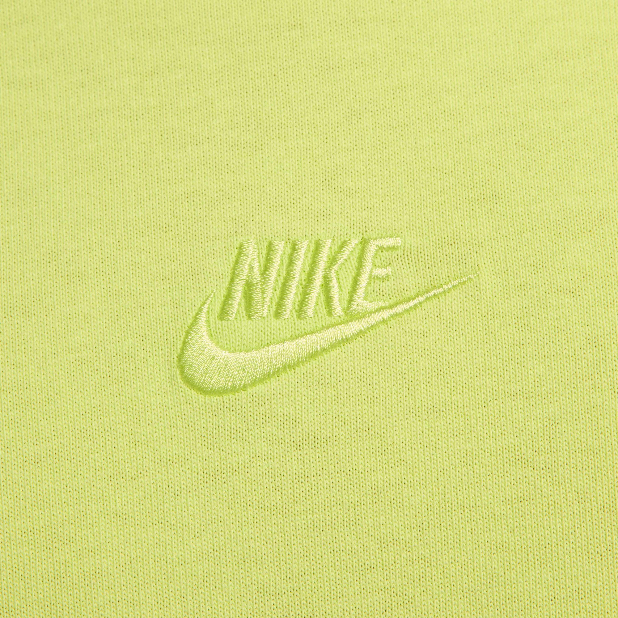Футболка чоловіча Nike Sportswear Premium Essential Tee Green DO7392-736