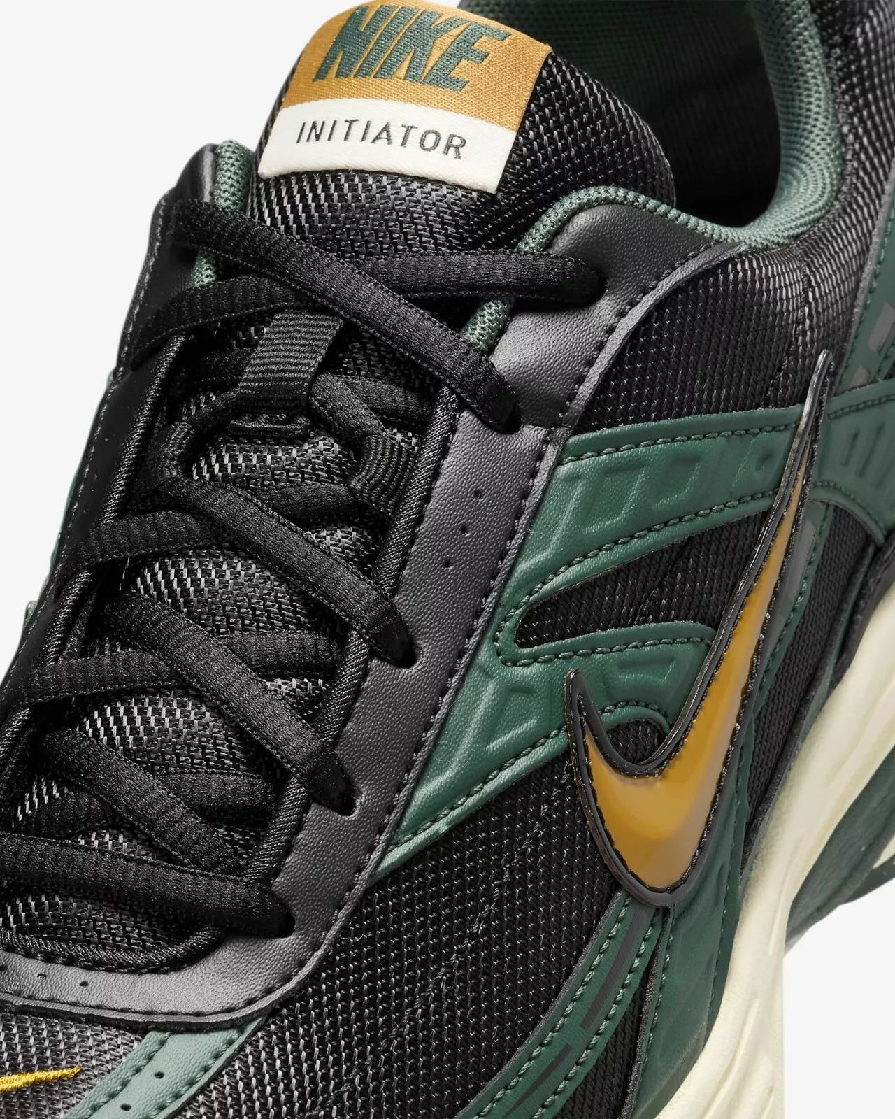Кросівки Nike INITIATOR HQ3611-010