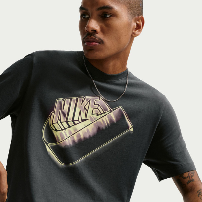 Футболка U NSW TEE STD BLUR FUTURA IH1131-060 Nike M Темно-сірий IH1131-060