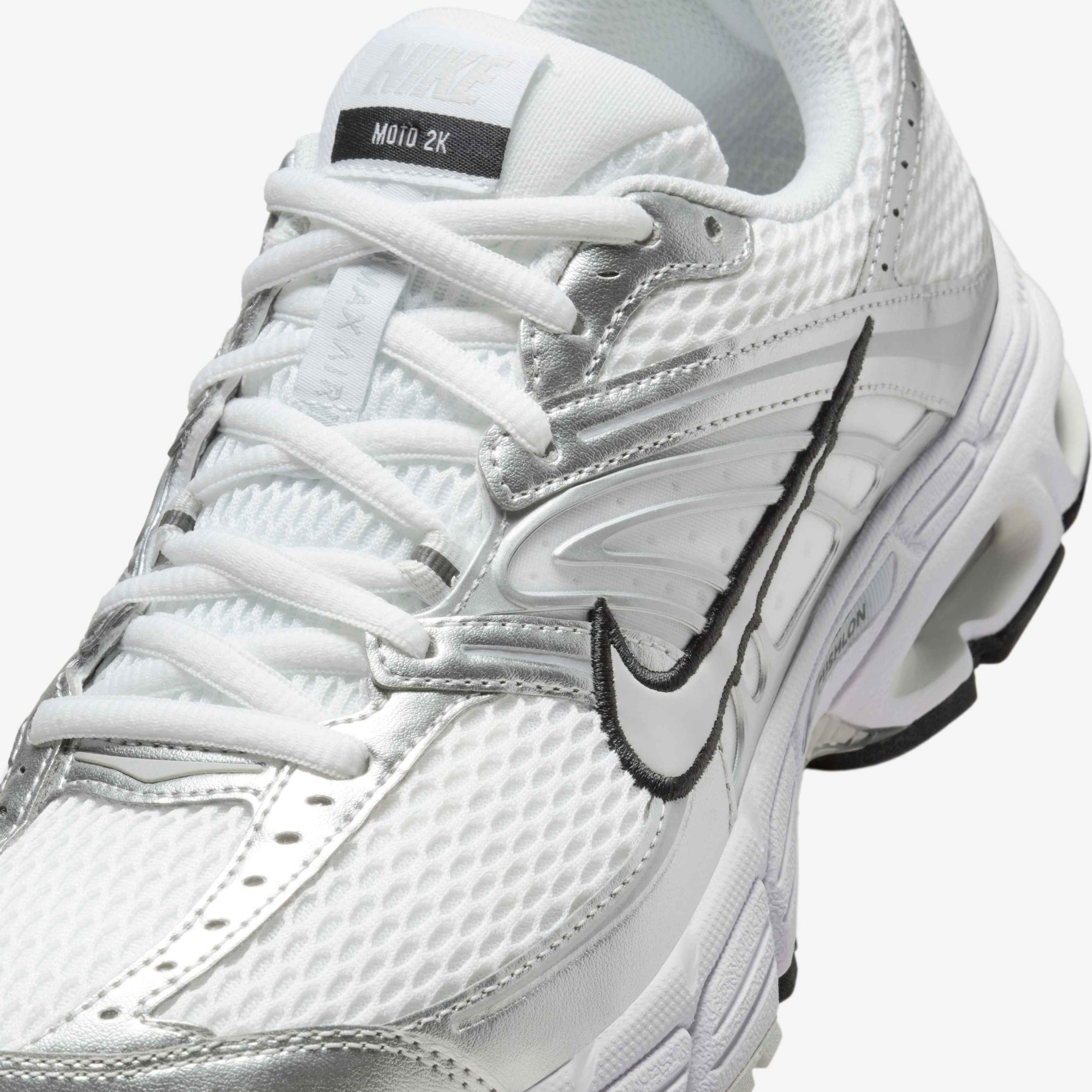 Кросівки Nike W AIR MAX MOTO 2K HQ2056-103