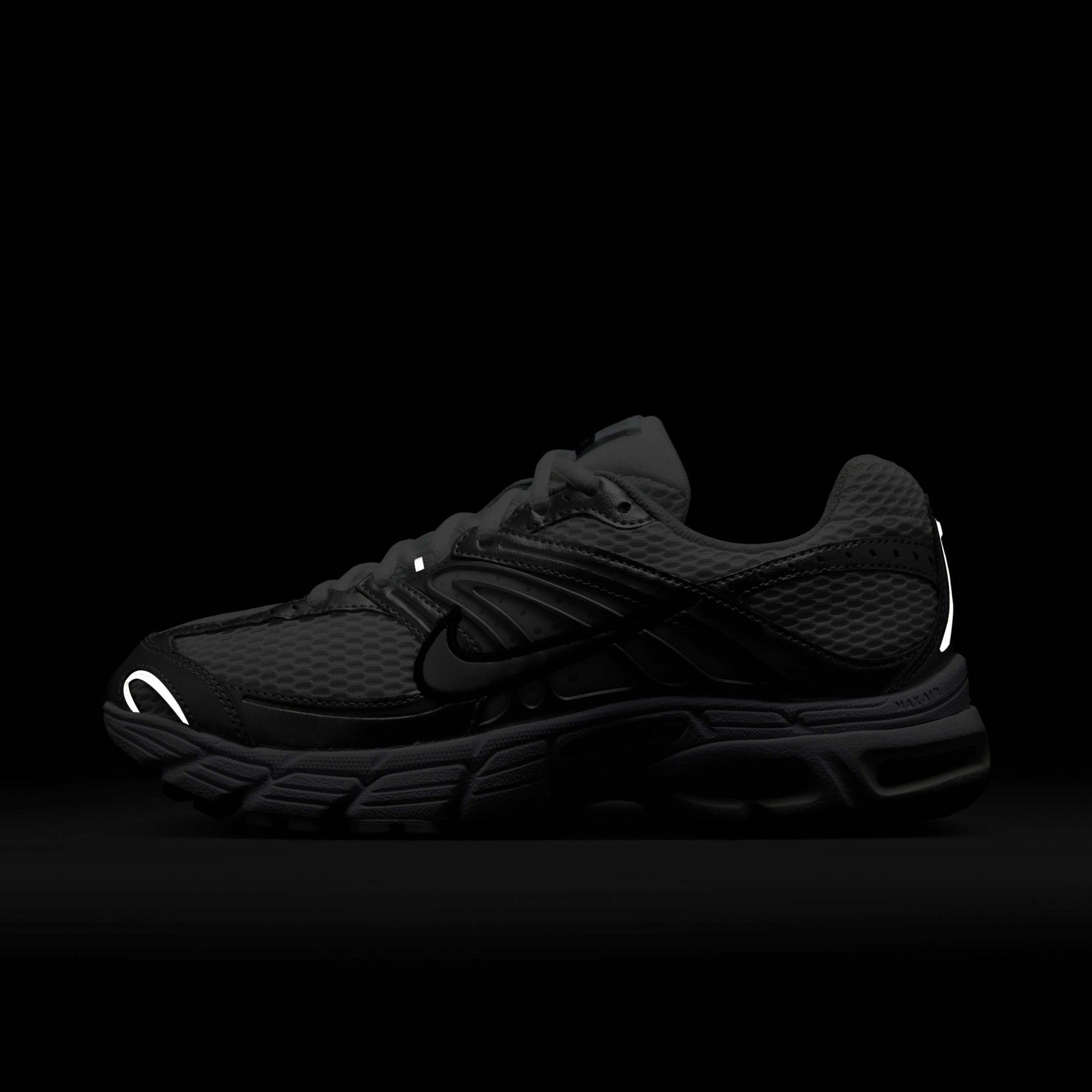 Кросівки Nike W AIR MAX MOTO 2K HQ2056-103