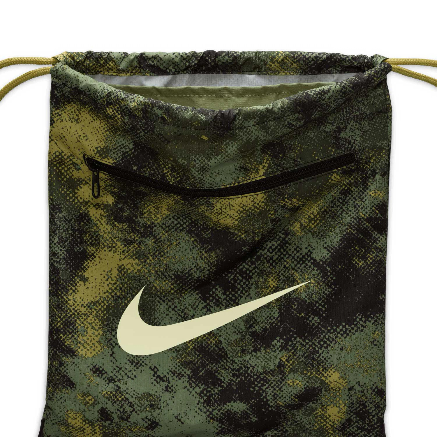 Рюкзак-мішок Nike NK BRSLA DRWSTG 9.5 CAMO AOP 18L хакі, чорний Уні 36x51х5 см FZ2613-386