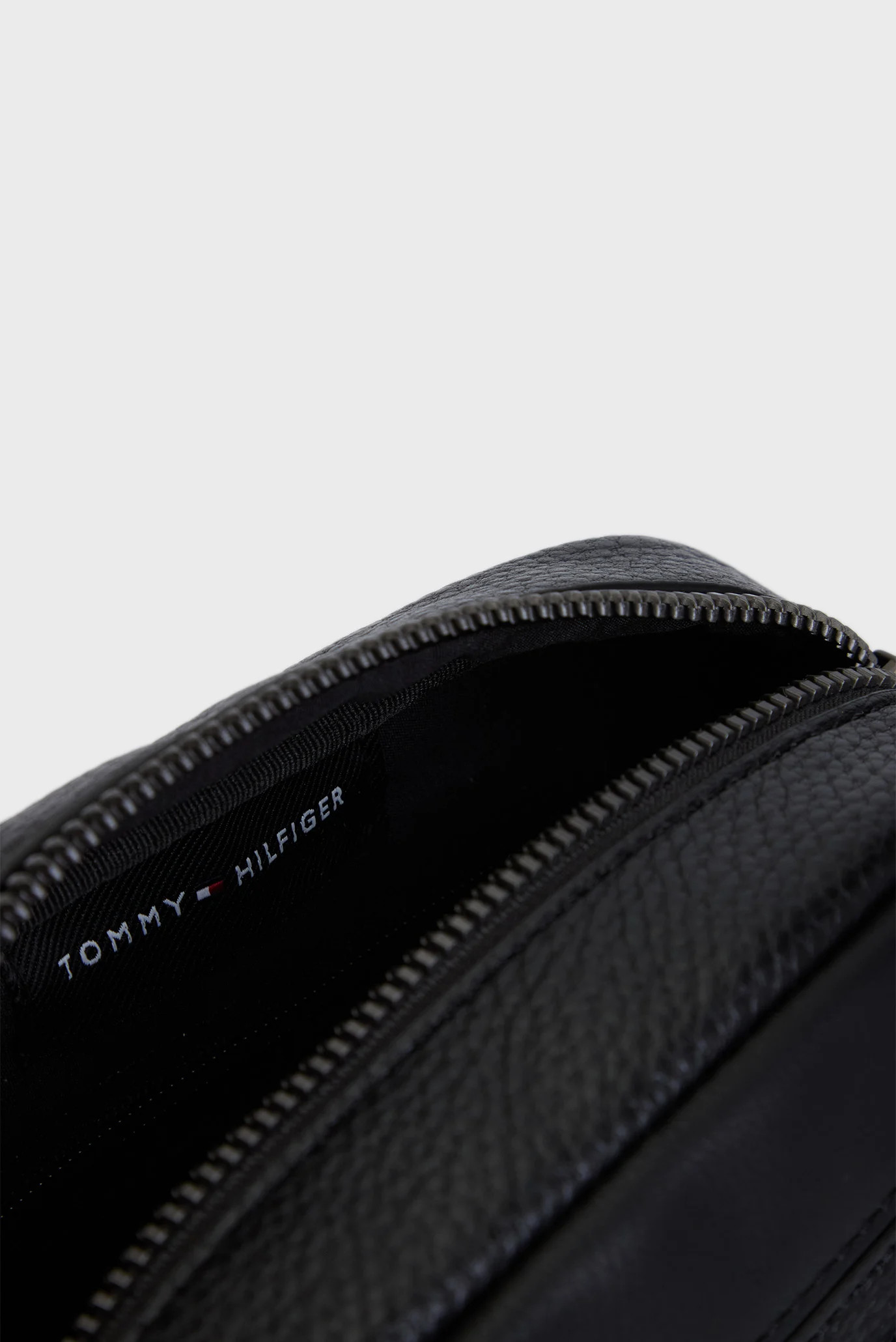 Сумка Tommy Hilfiger AM0AM12711