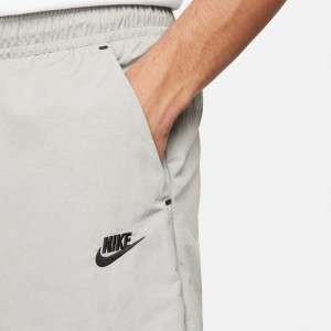 Штани Nike Sportwear Tech Essentials DQ4343-016