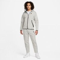 Штани Nike Sportwear Tech Essentials DQ4343-016