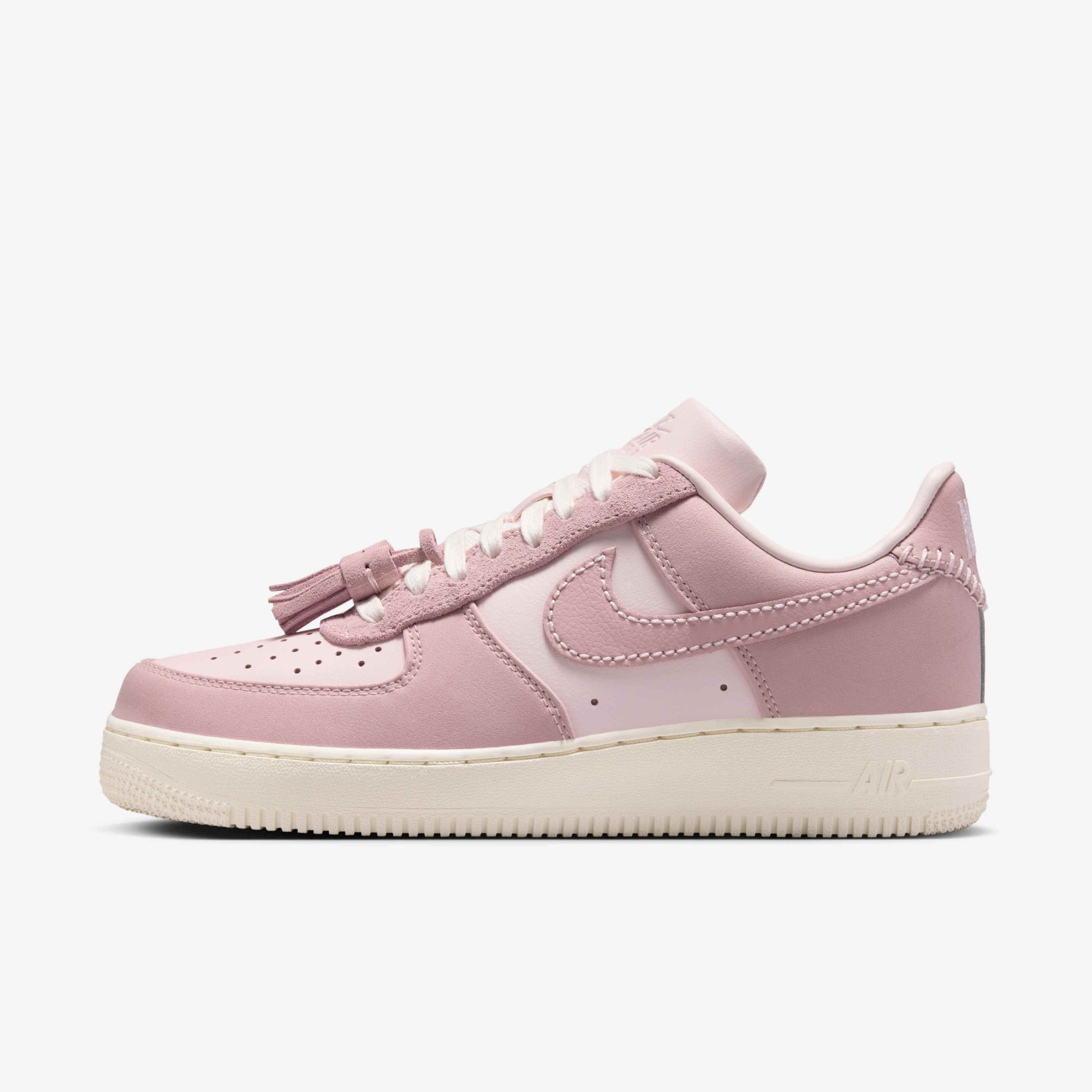 Кросівки Nike WMNS AIR FORCE 1 07 IB4654-661