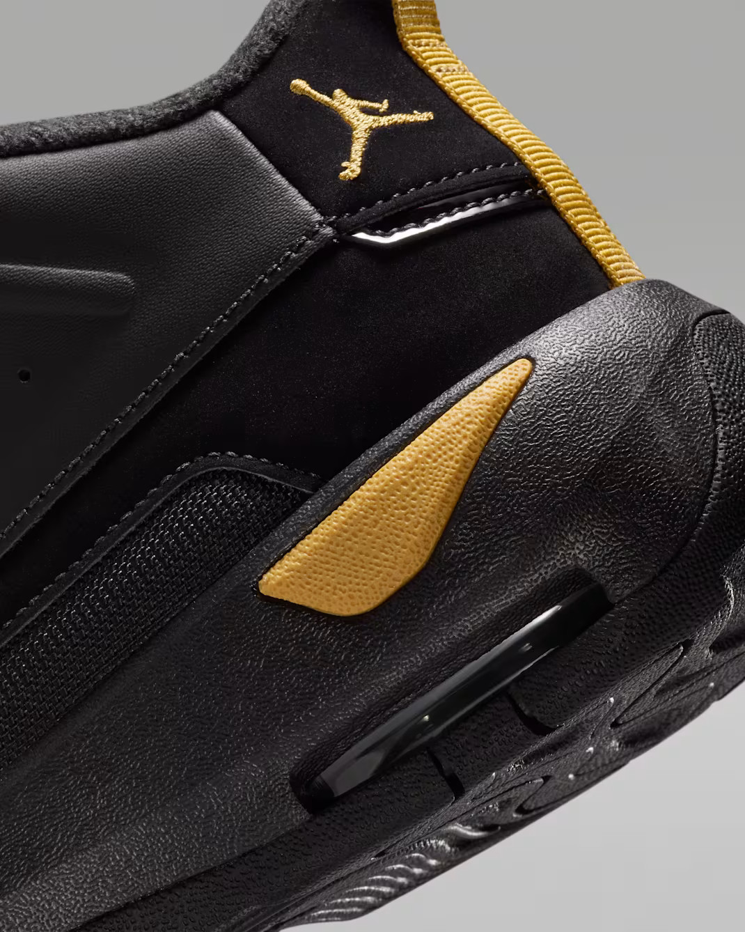 Кросівки Jordan MAX AURA 7 (GS) HQ2089-007