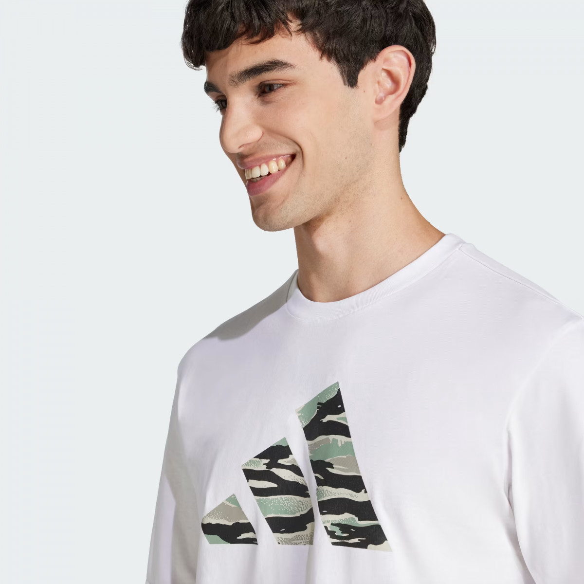 Футболка M C CAMO LOGO T JI6770 Adidas L Білий JI6770