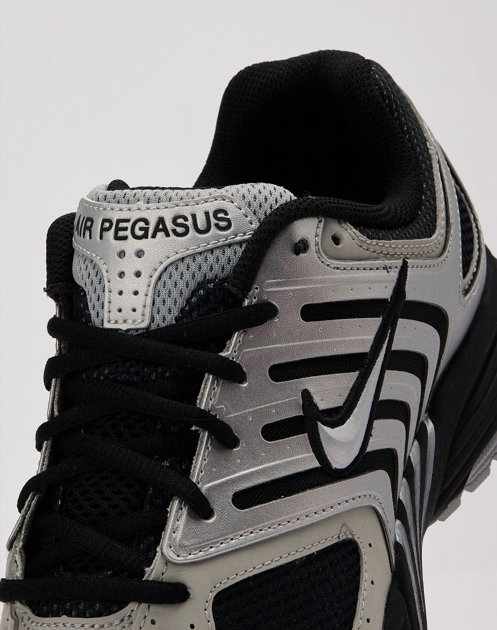 Кросівки чоловічі Nike Air Pegasus 2005 HQ5403-001 41 HQ5403-001