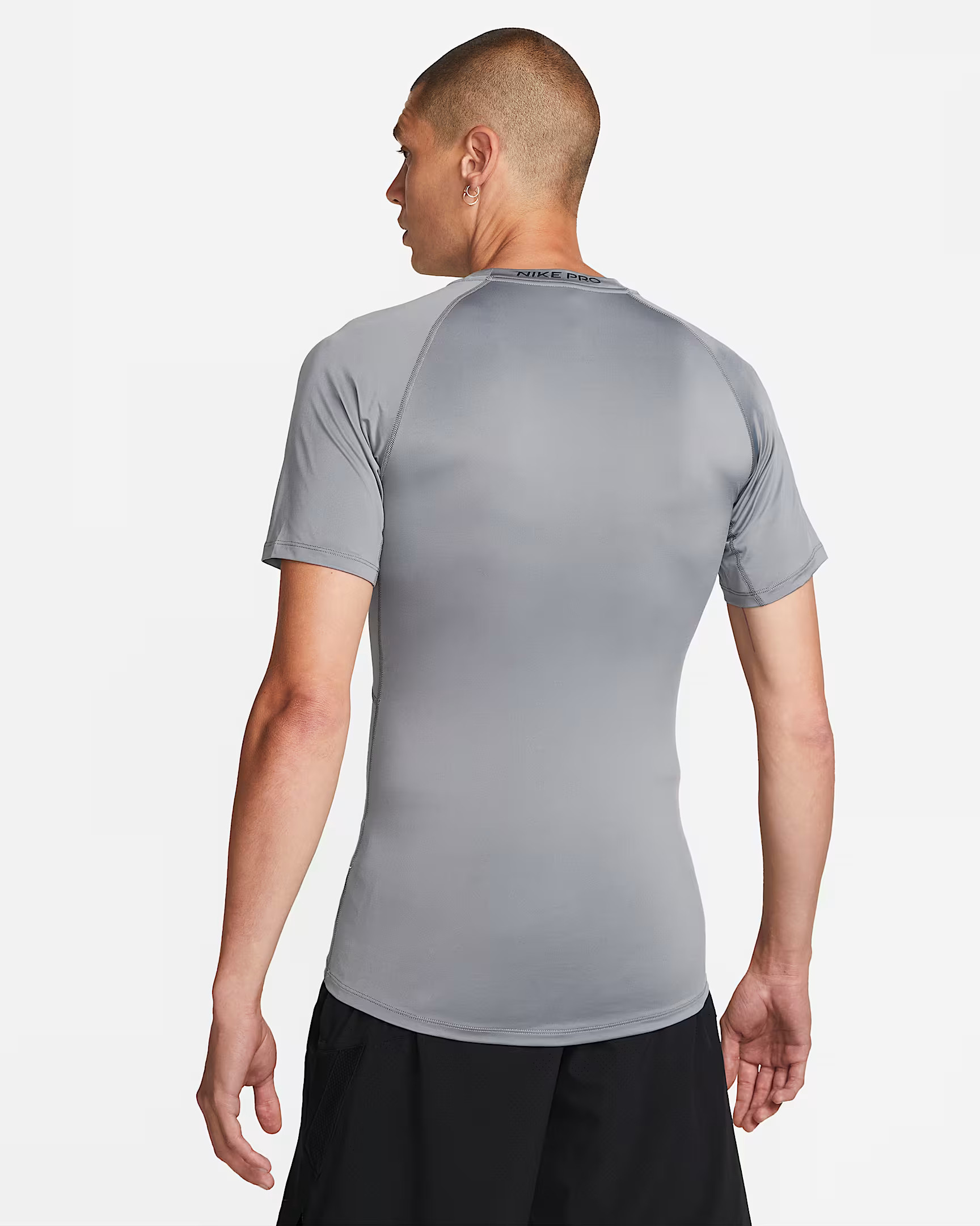 Футболка M NP DF TIGHT TOP SS Чол L FB7932-084