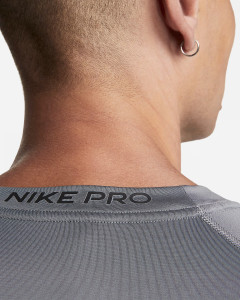 Футболка M NP DF TIGHT TOP SS Чол L FB7932-084