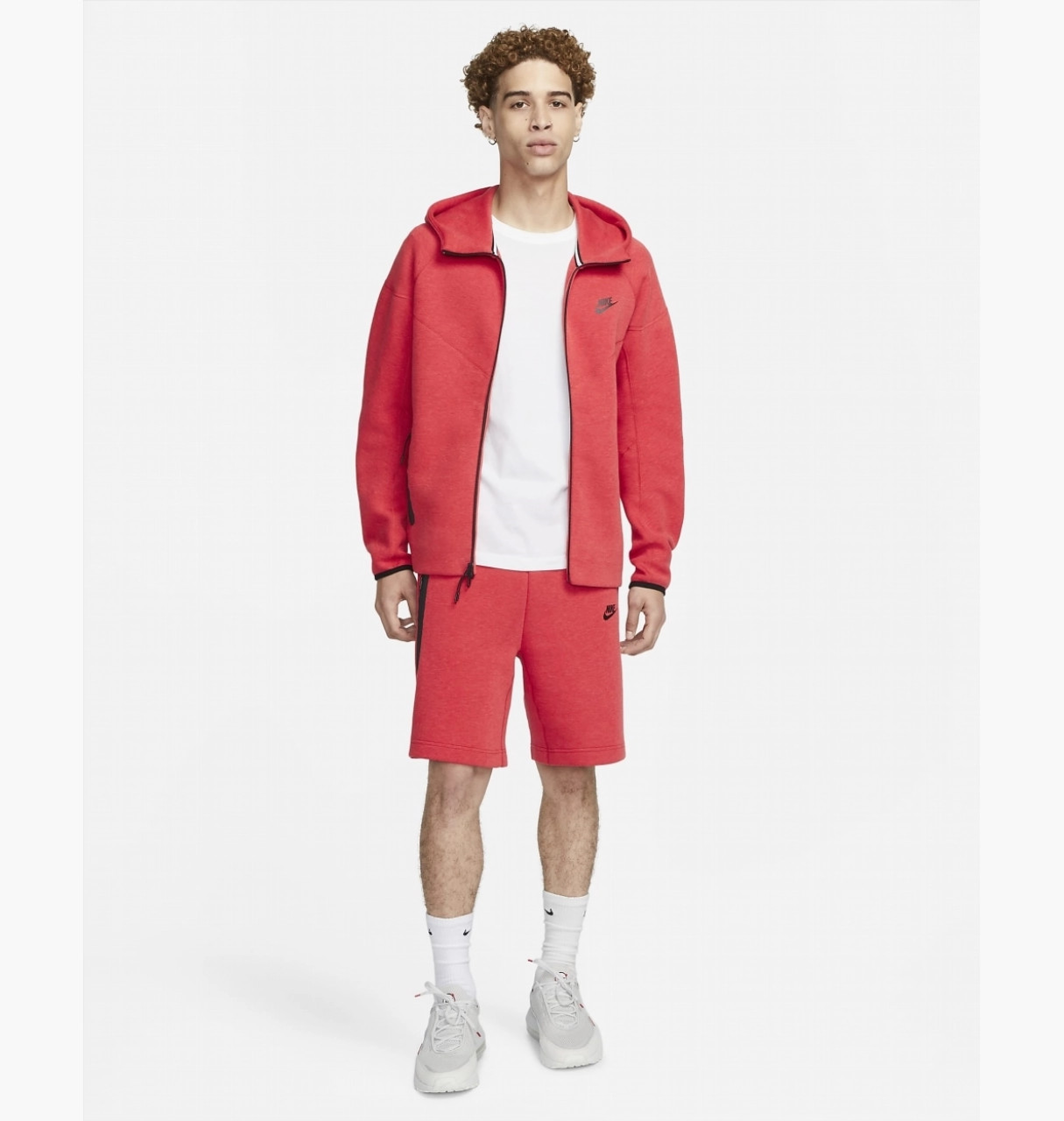 Шорти Nike Sportswear Tech Fleece Shorts Pink FB8171-672