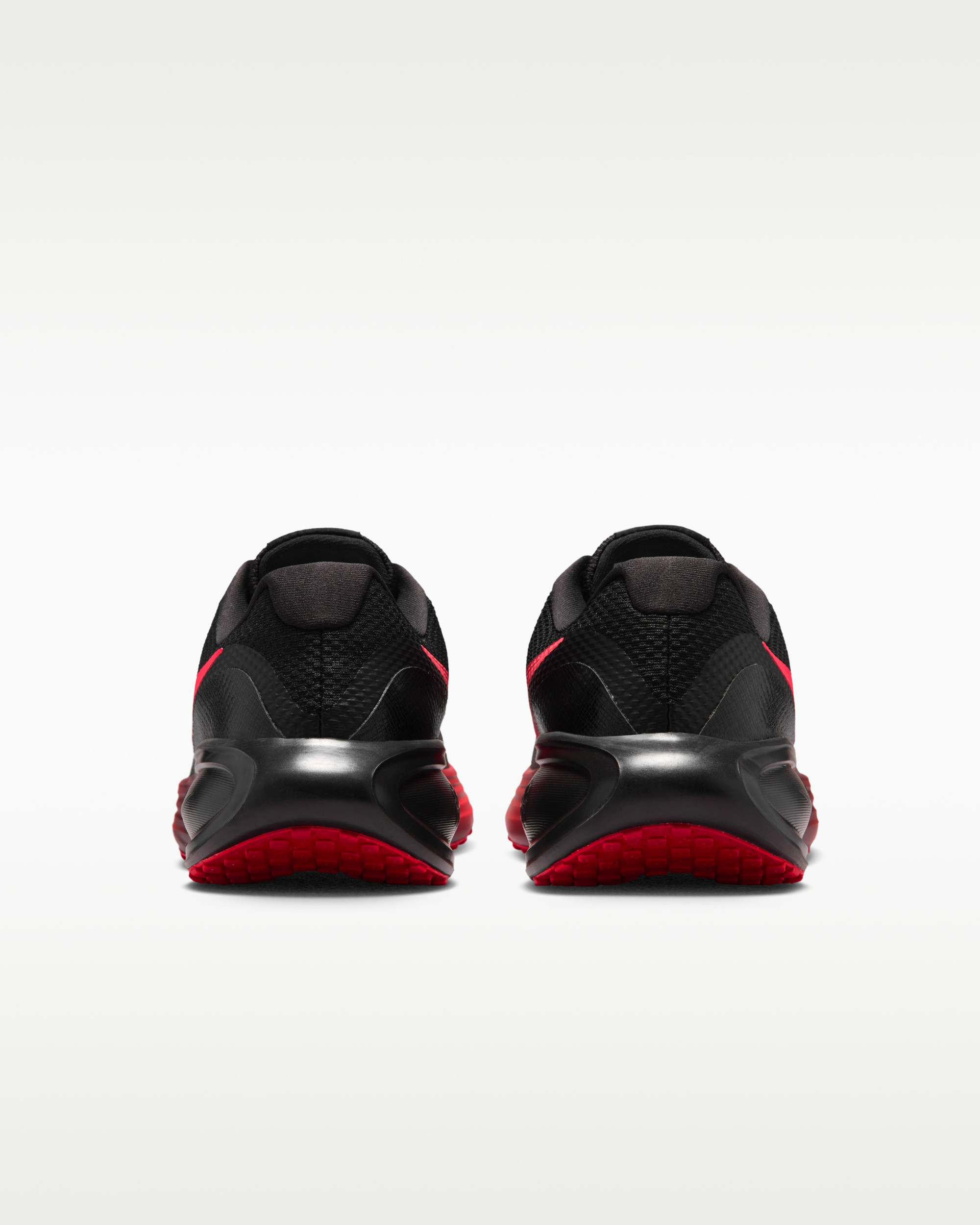 Кросівки Nike REVOLUTION 8 HJ9198-012