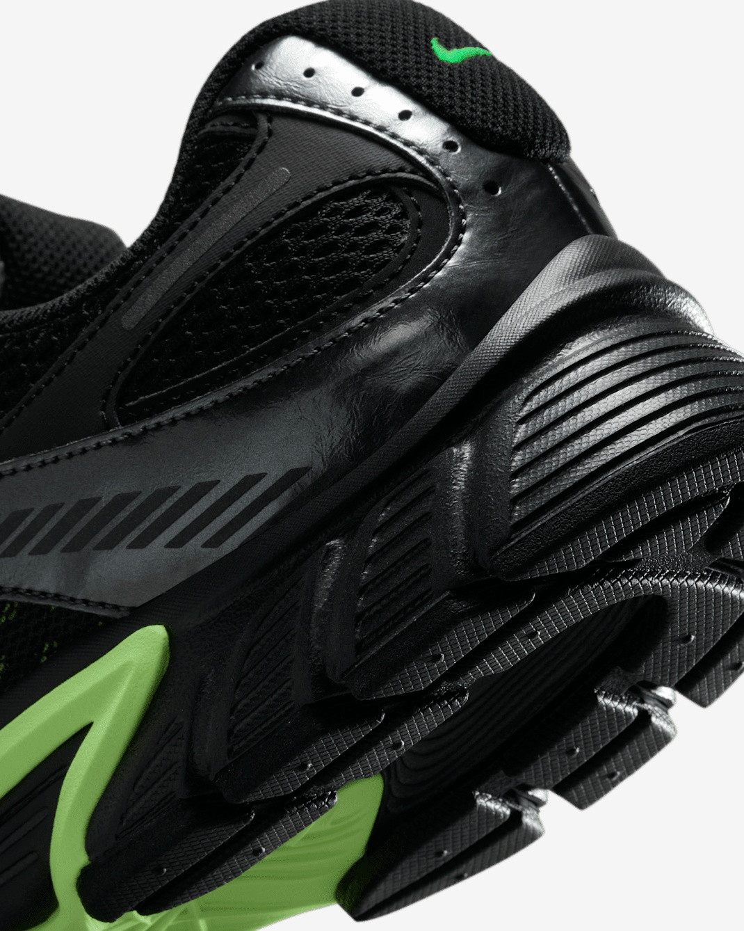 Кросівки Nike V5 RNR HJ5228-005