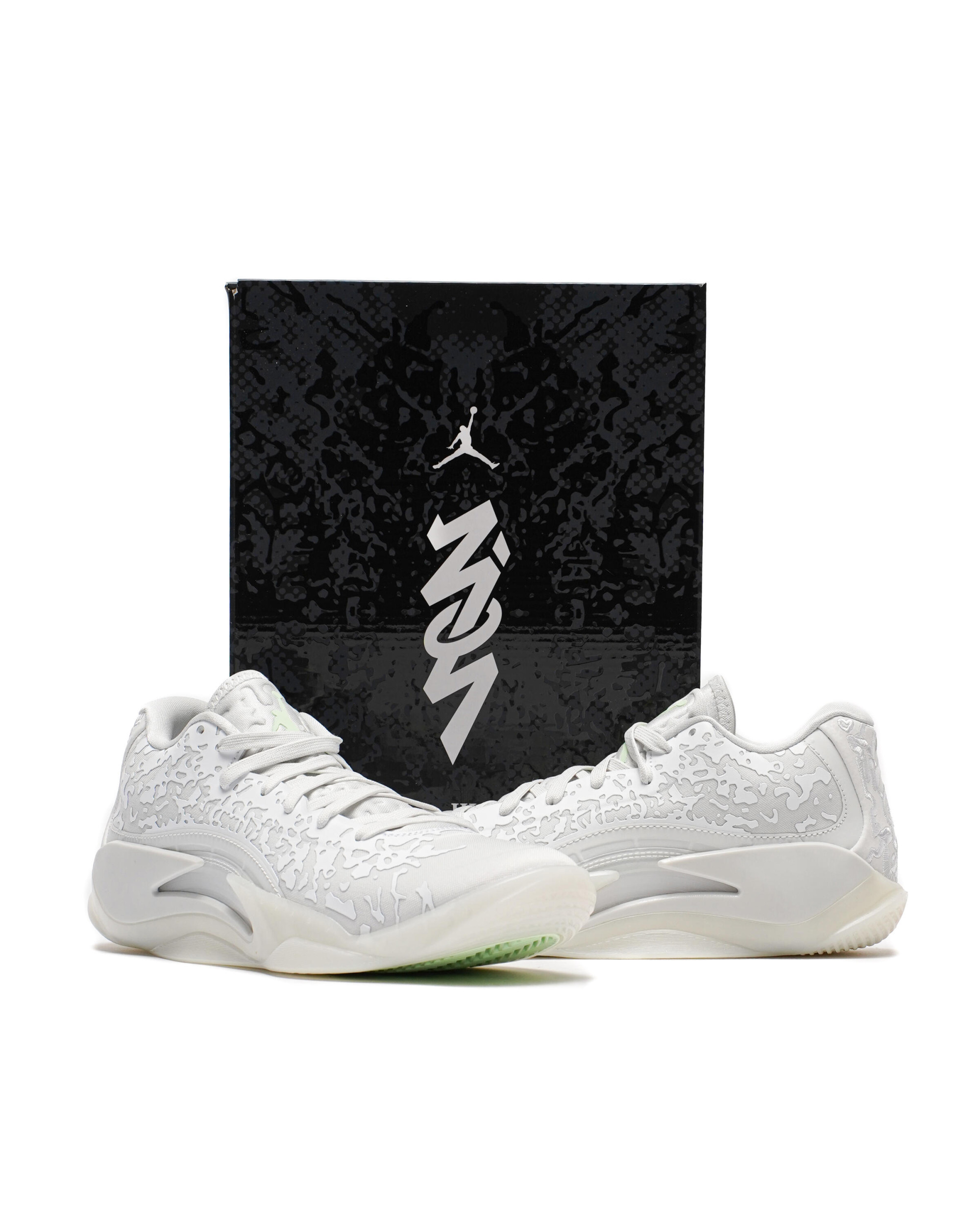 Кросівки Jordan Zion 3 (біло-сірі) DR0675-103