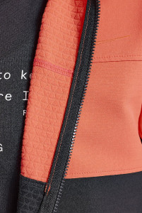 Вітровка Saucony BLUSTER JACKET 800389-VR