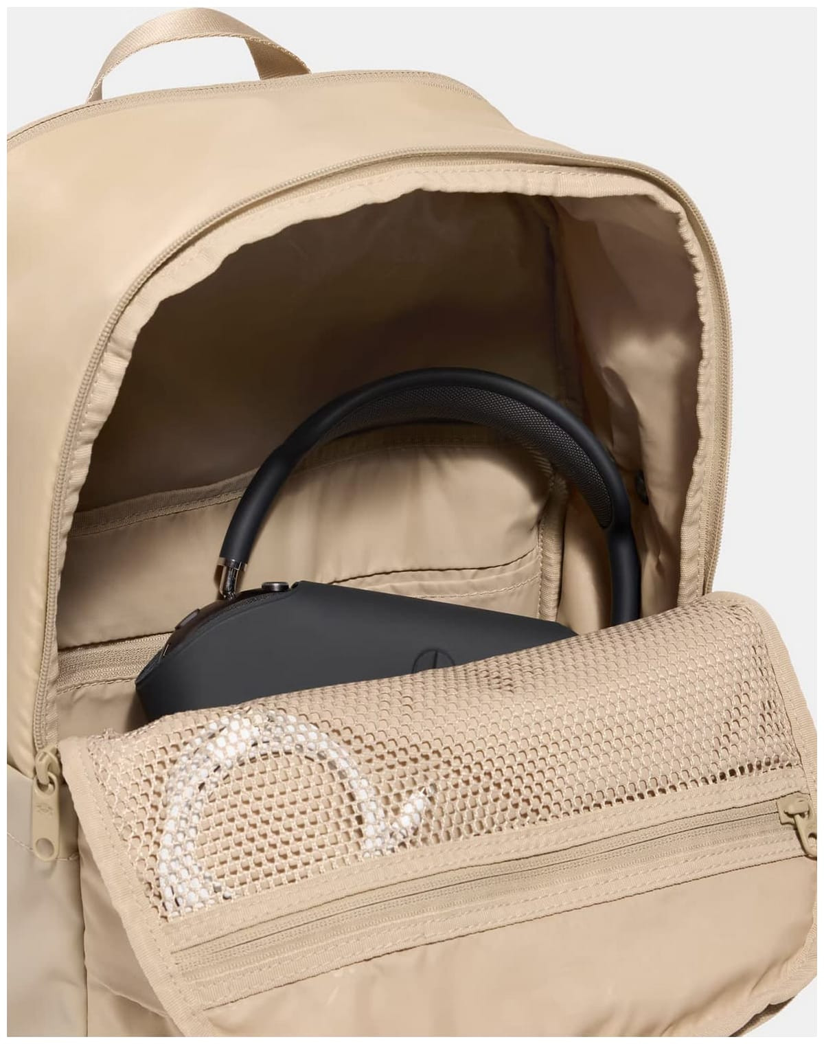 Рюкзак Under Armour Studio Spirit Backpack 1388928-299