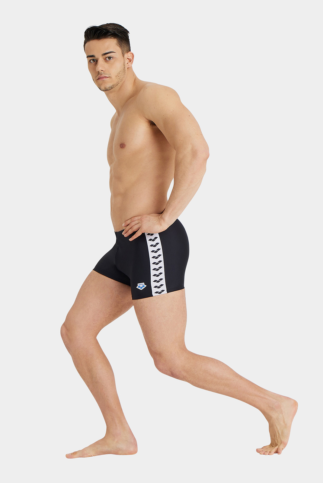 Плавки Arena ICONS SWIM SHORT S 005050-500