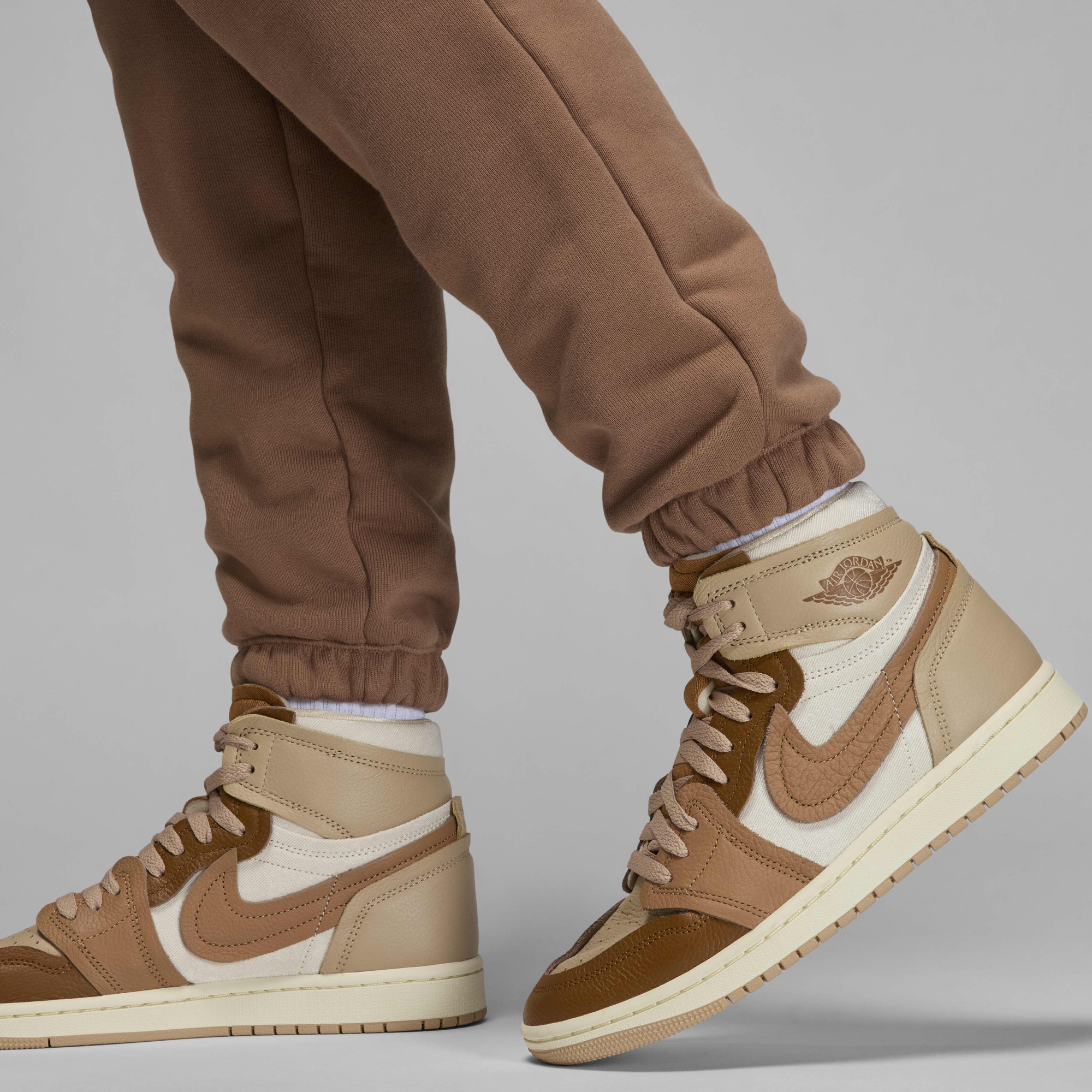 Штани чоловічі Air Jordan Wordmark Trousers Brown FZ3954-223