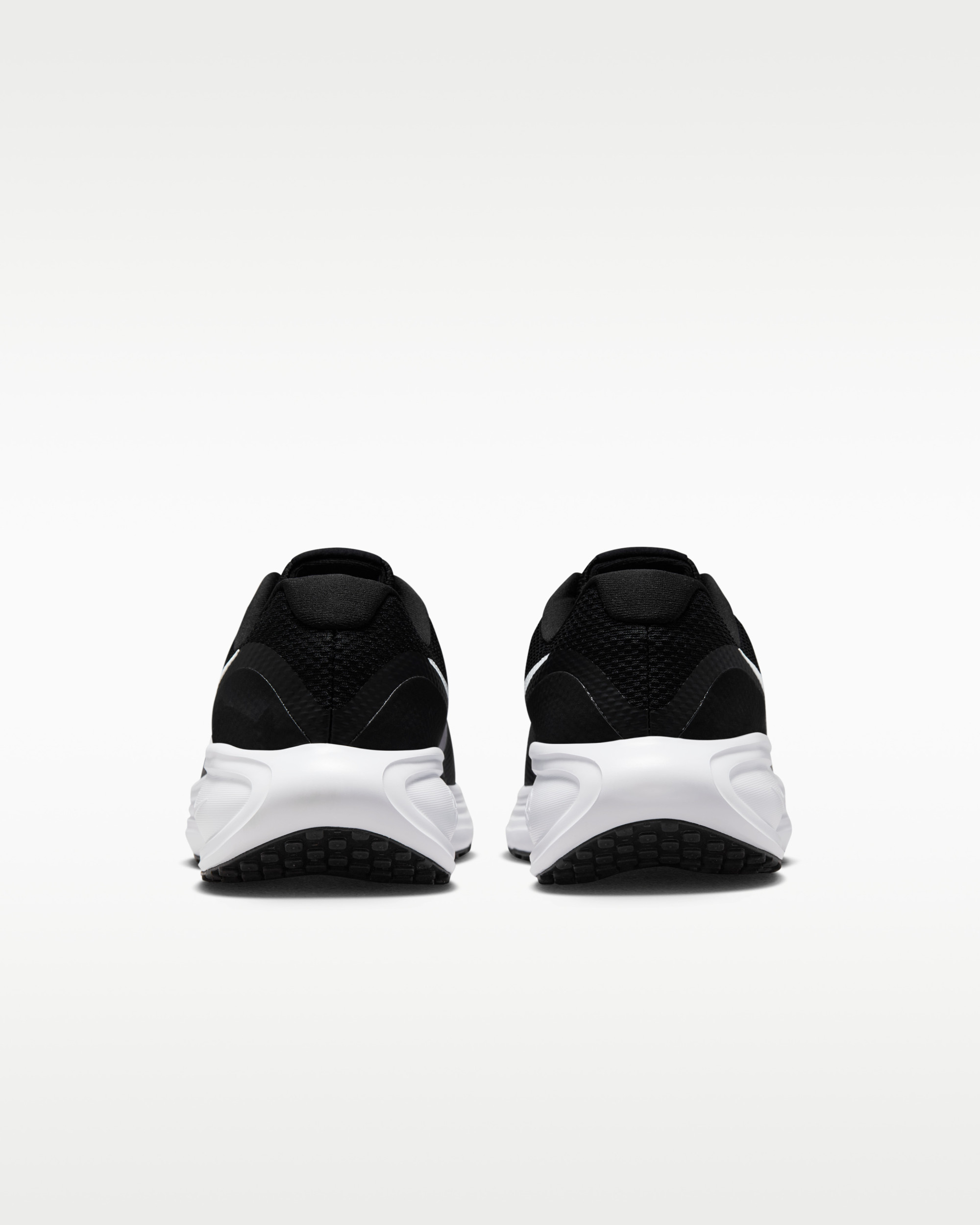Кросівки Nike REVOLUTION 8 WIDE HQ1996-001