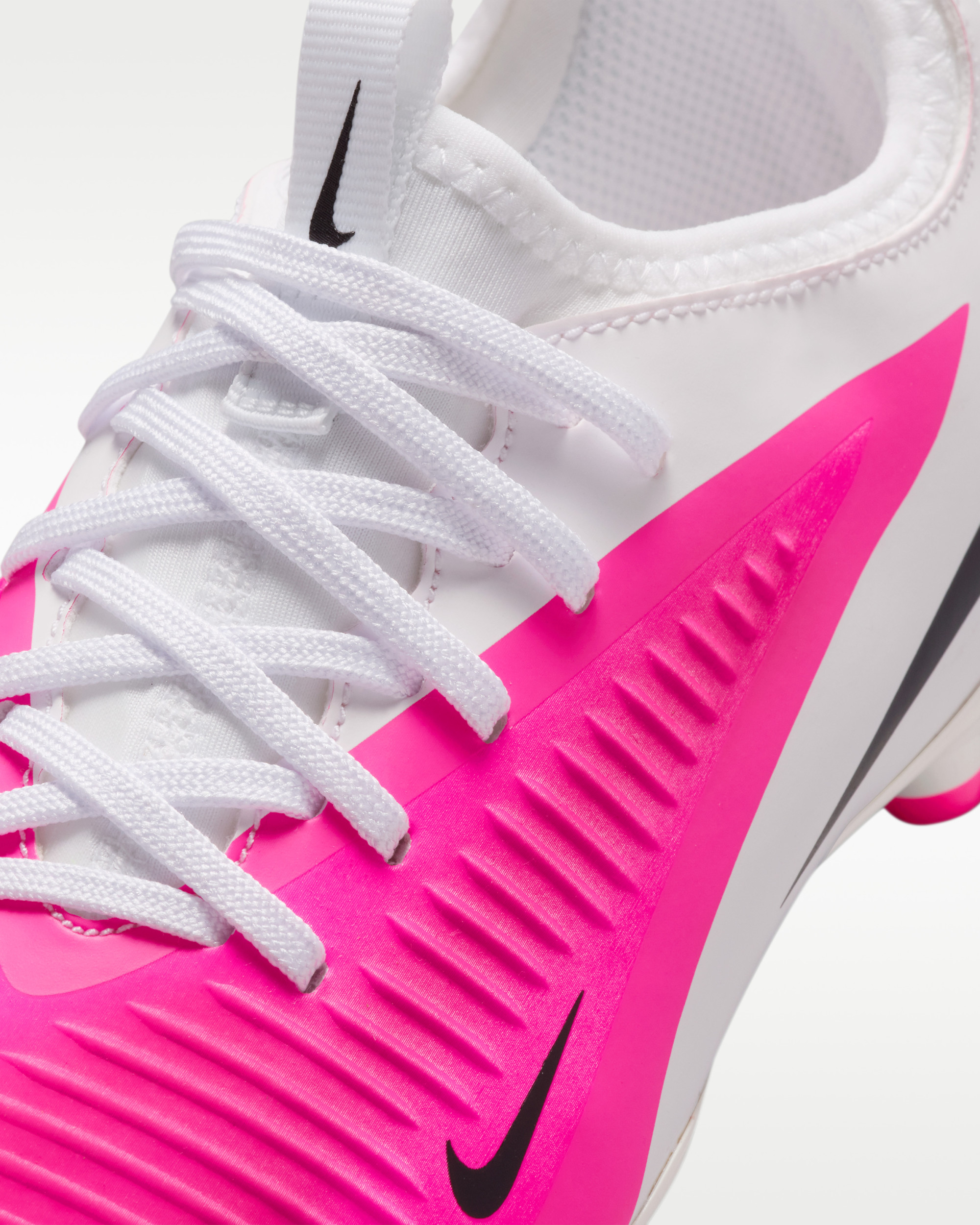 Бутси Nike JR PHANTOM 6 LOW ACAD FG/MG T IH1795-901