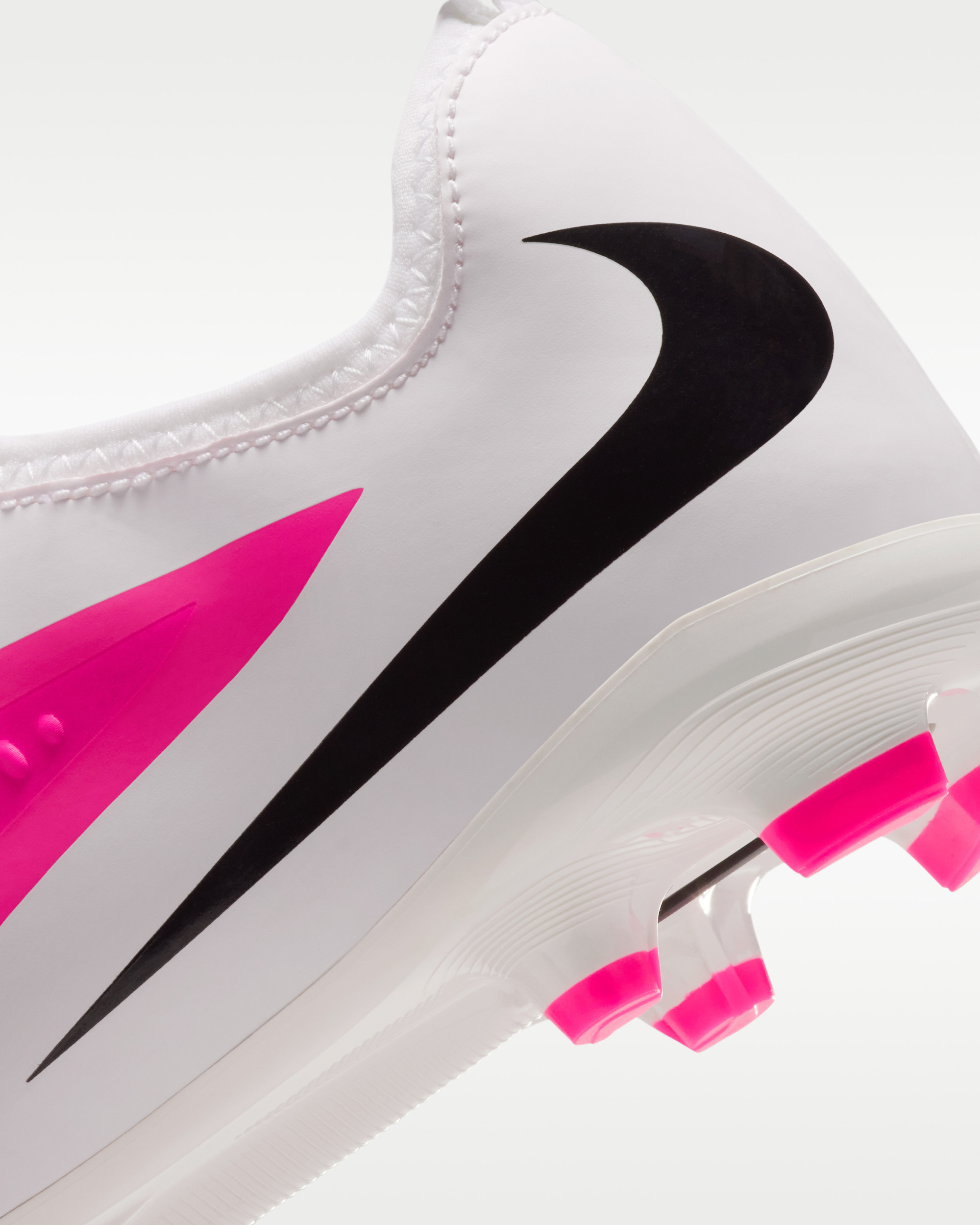 Бутси Nike JR PHANTOM 6 LOW ACAD FG/MG T IH1795-901