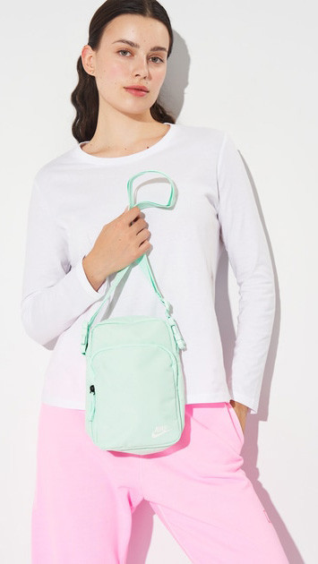 Сумка на плече Nike NK HERITAGE CROSSBODY м'ятний Уні 23 х 15 х 7.5 см (DB0456-353) DB0456-353