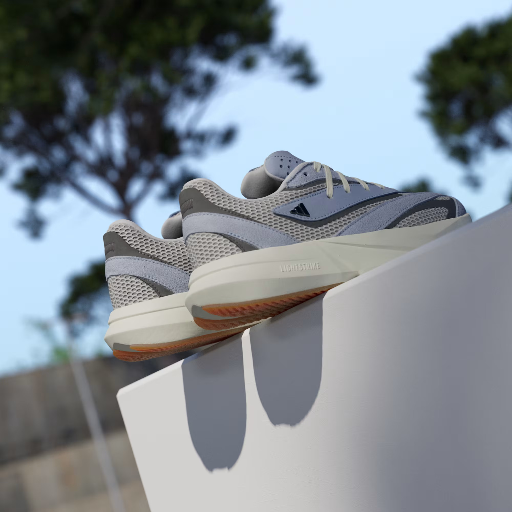 Кросівки жіночі Adidas Lightblaze Light Blue JQ9970