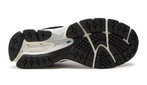 Кросівки чоловічі New Balance 2002 (M2002RRA) M2002RRA