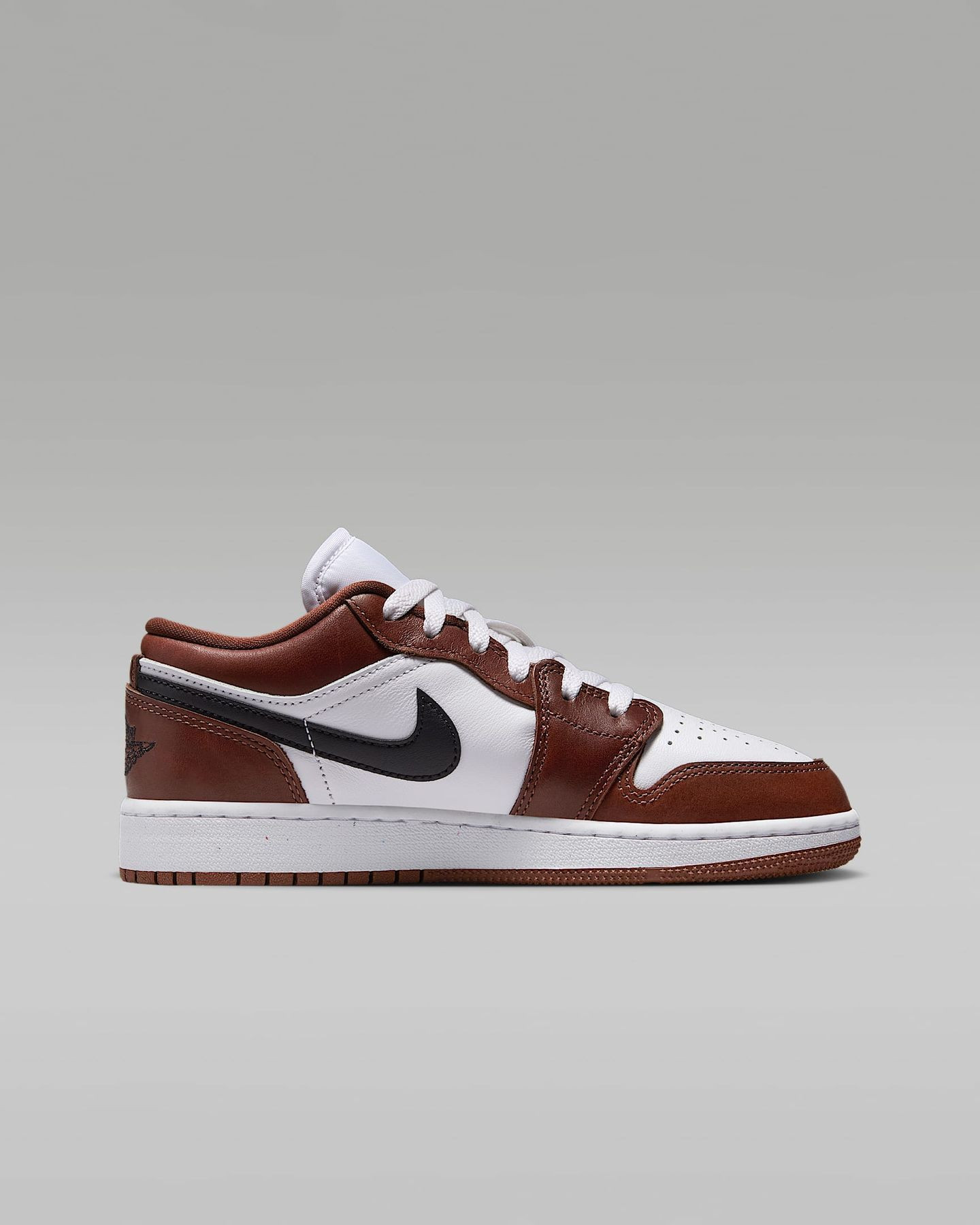 Кросівки жіночі жіночі Jordan 1 Low Dark Pony  HF3188-102 40 HF3188-102