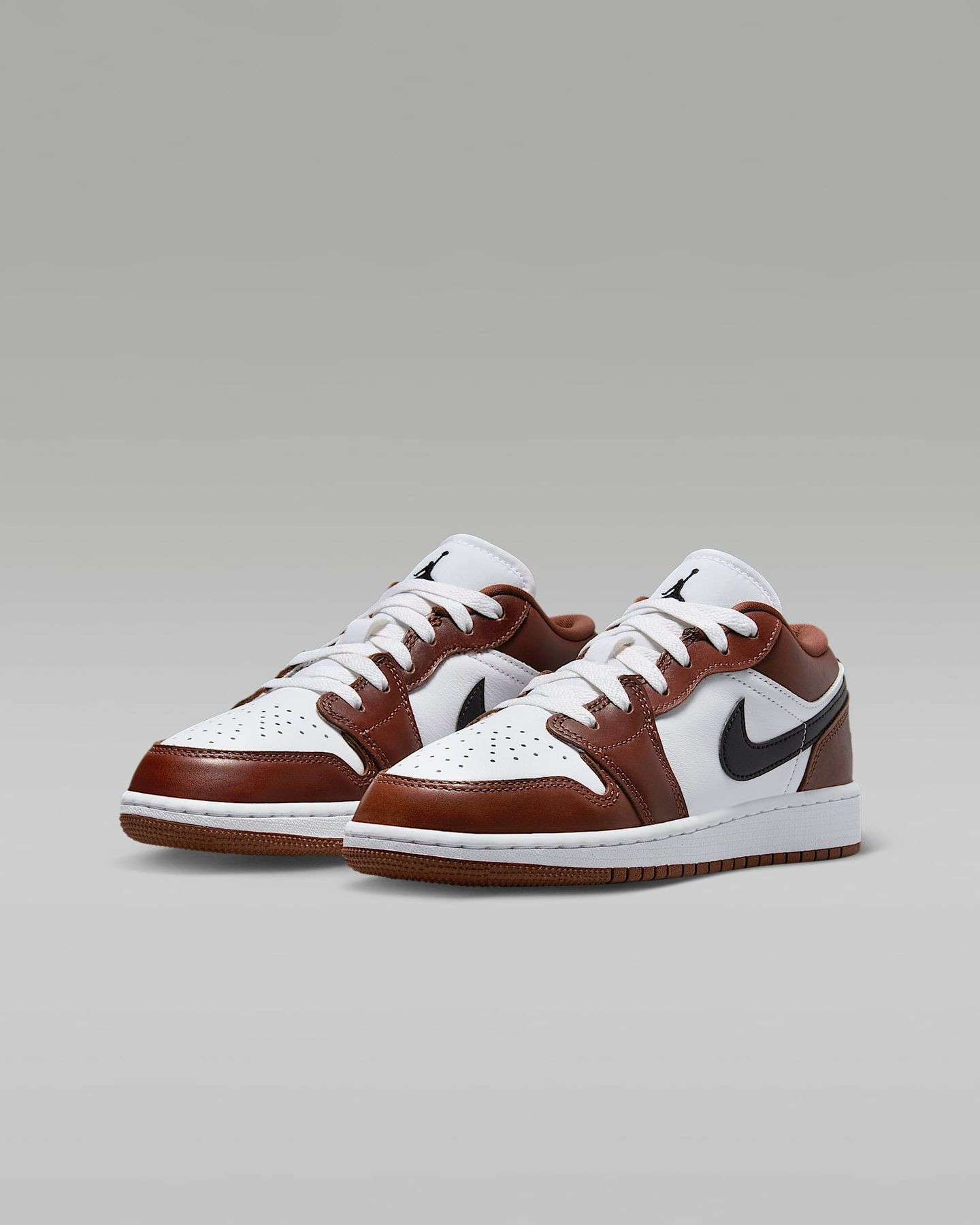 Кросівки жіночі жіночі Jordan 1 Low Dark Pony  HF3188-102 40 HF3188-102